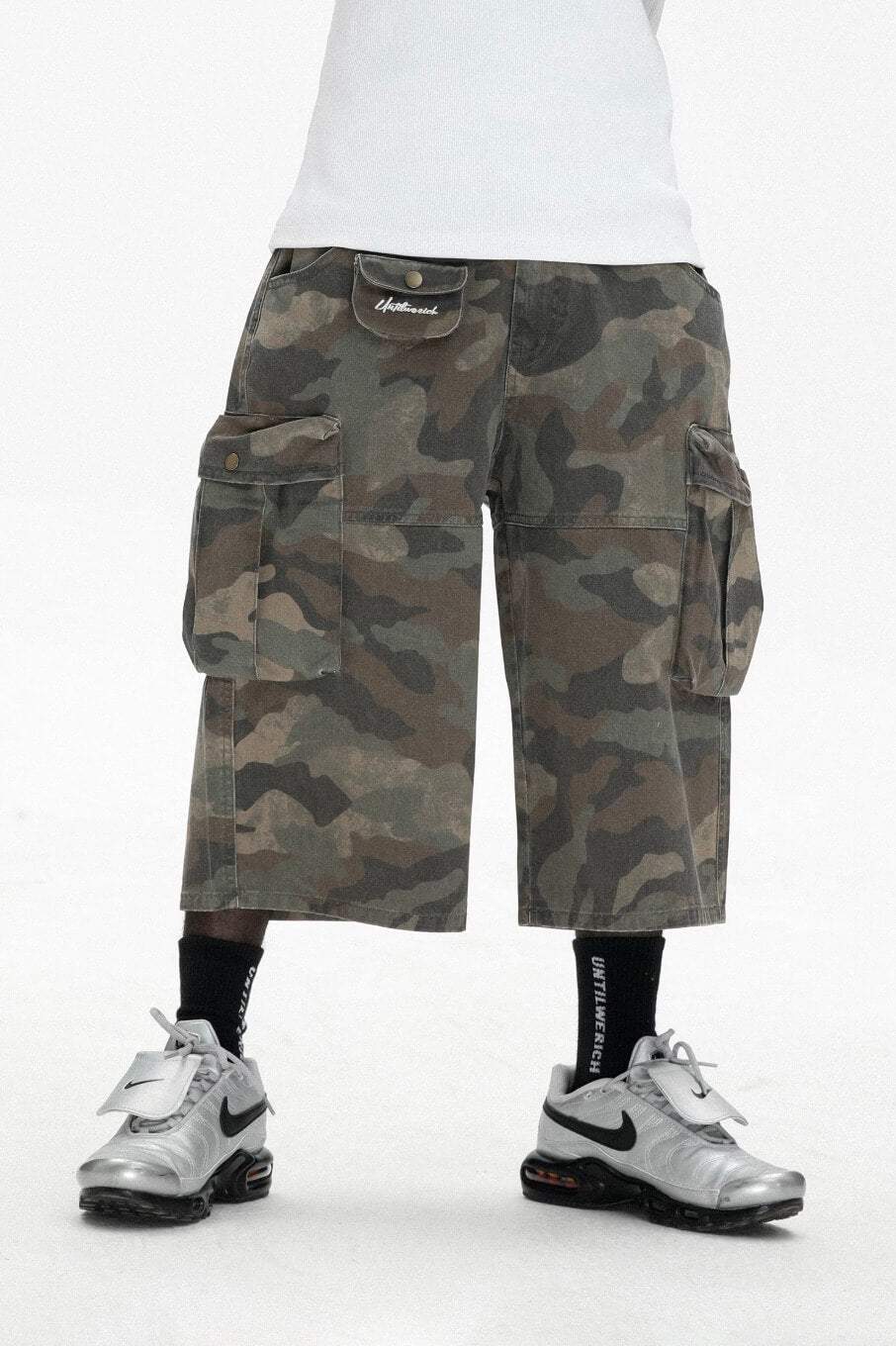UNTILWERICH Washed Camo Multi Pocket Wide Cargo Below Knee Shorts