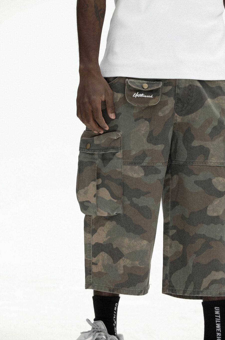 UNTILWERICH Washed Camo Multi Pocket Wide Cargo Below Knee Shorts