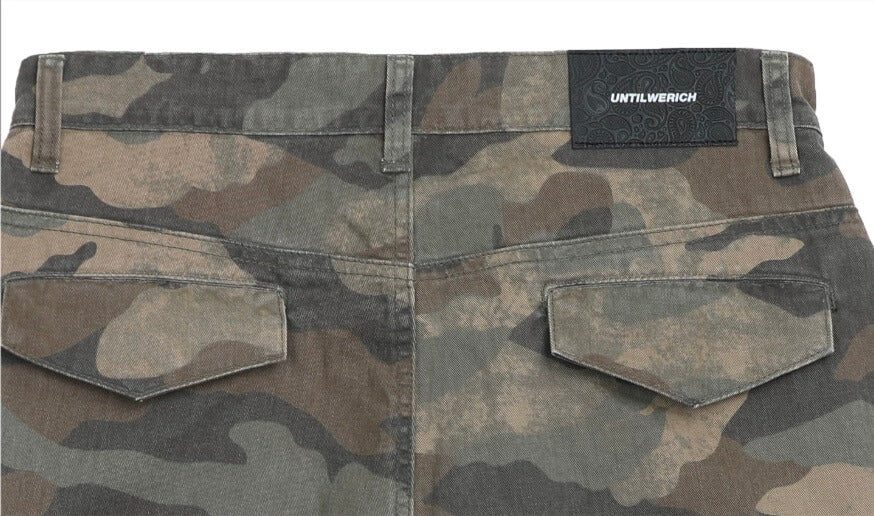 UNTILWERICH Washed Camo Multi Pocket Wide Cargo Below Knee Shorts