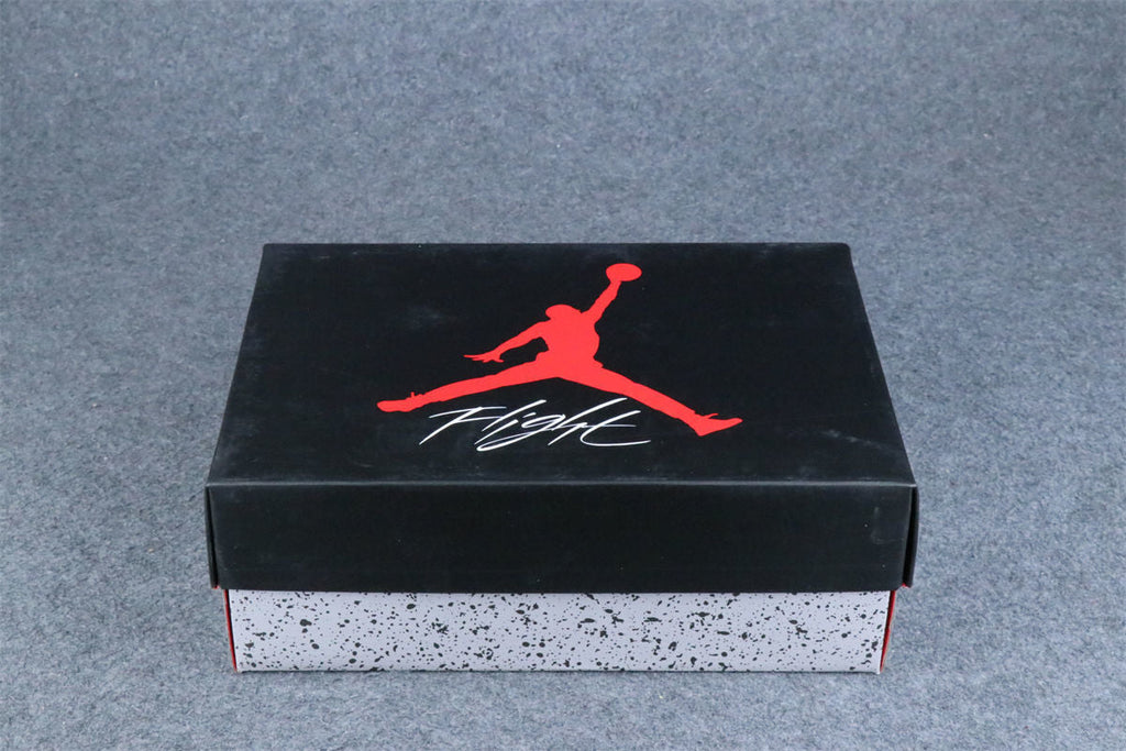 (Early Look) Air Jordan 4 Retro “Pale Ivory / Sierra Red”