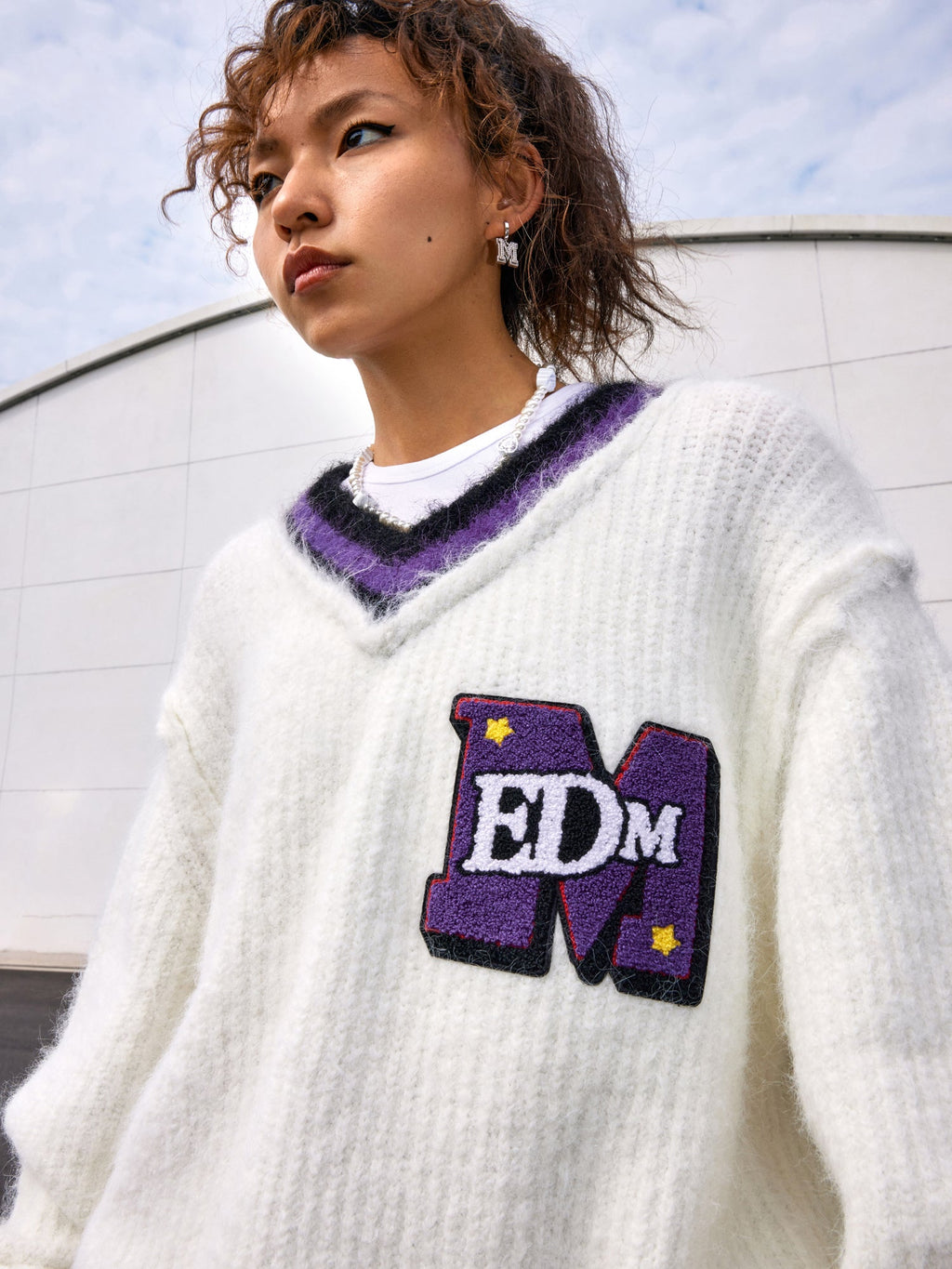 MEDM V Neck Logo Knit Sweater