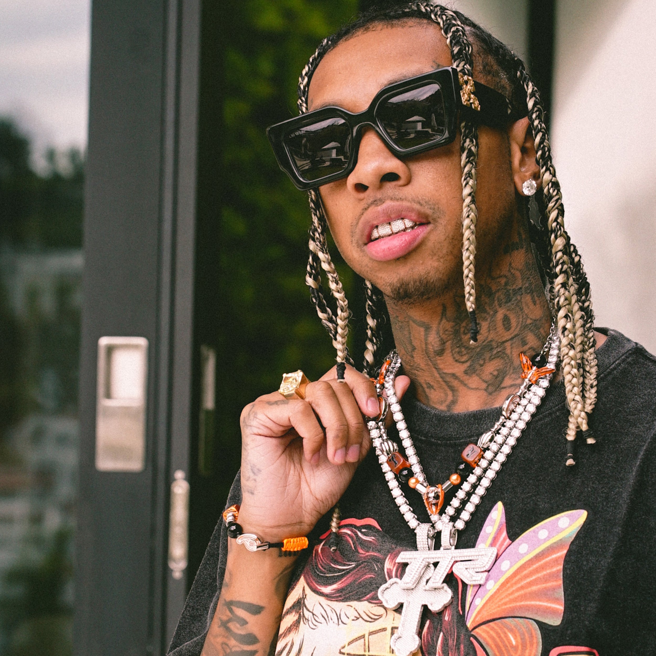 SALUTE TYGA x *EVAE+ Tiger Amber Dice Cashew Flower Butterfly Necklace