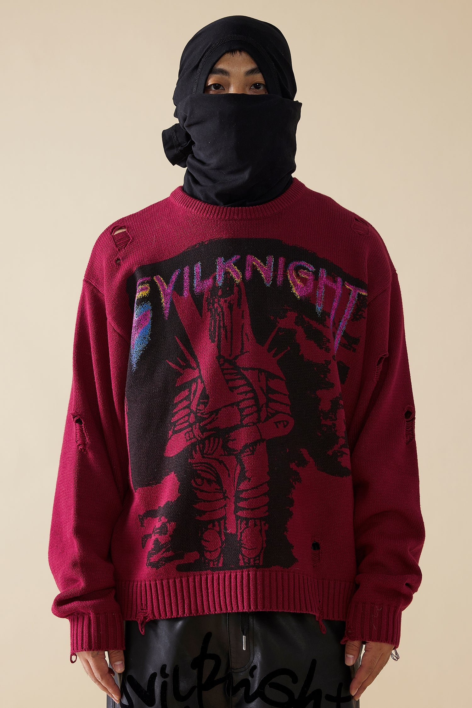 EVILKNIGHT(EK) Knight Guard Ink Print Slashed Hole Knit Sweater