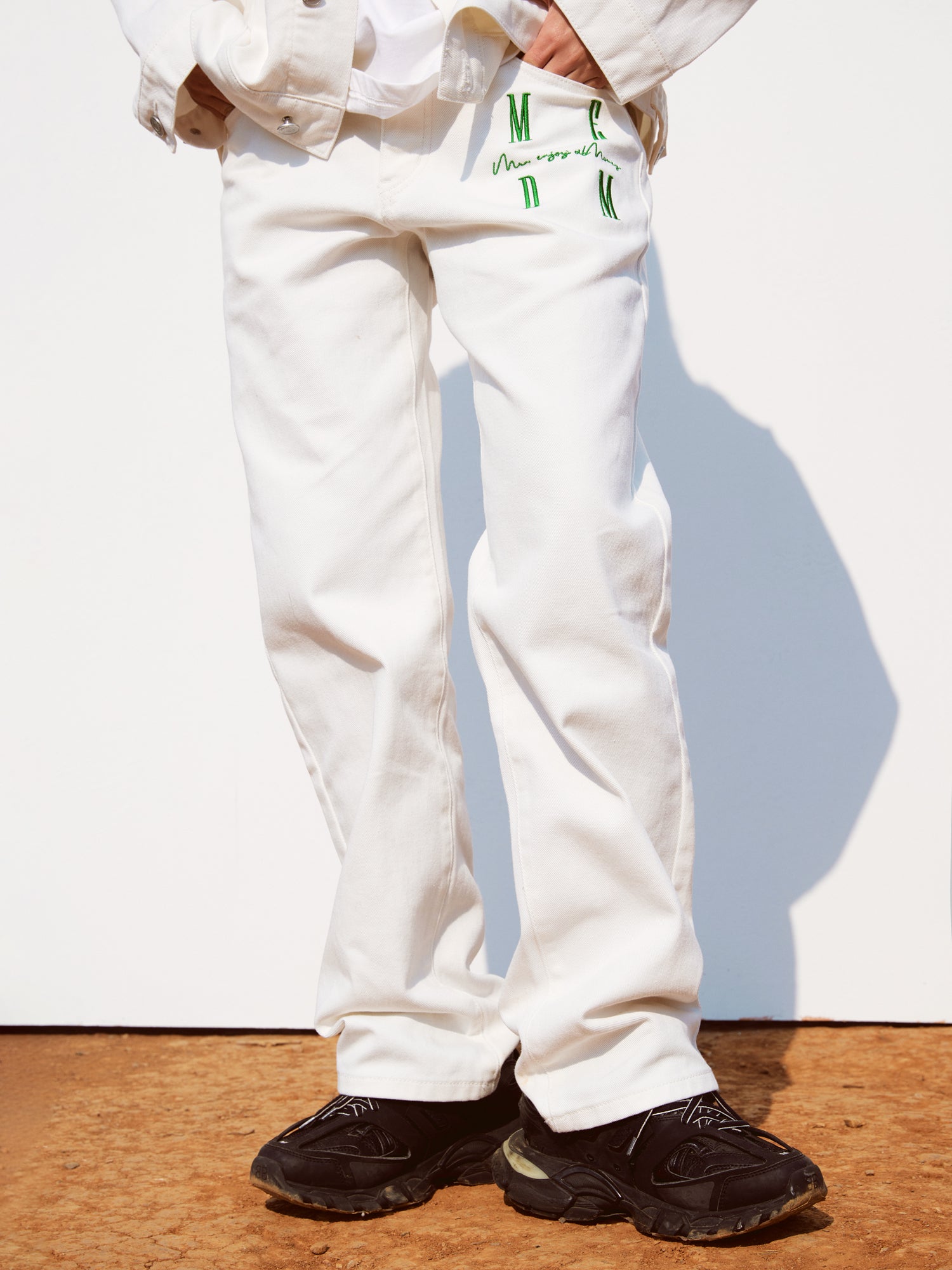 MEDM LOGO Embroidery Denim Pants