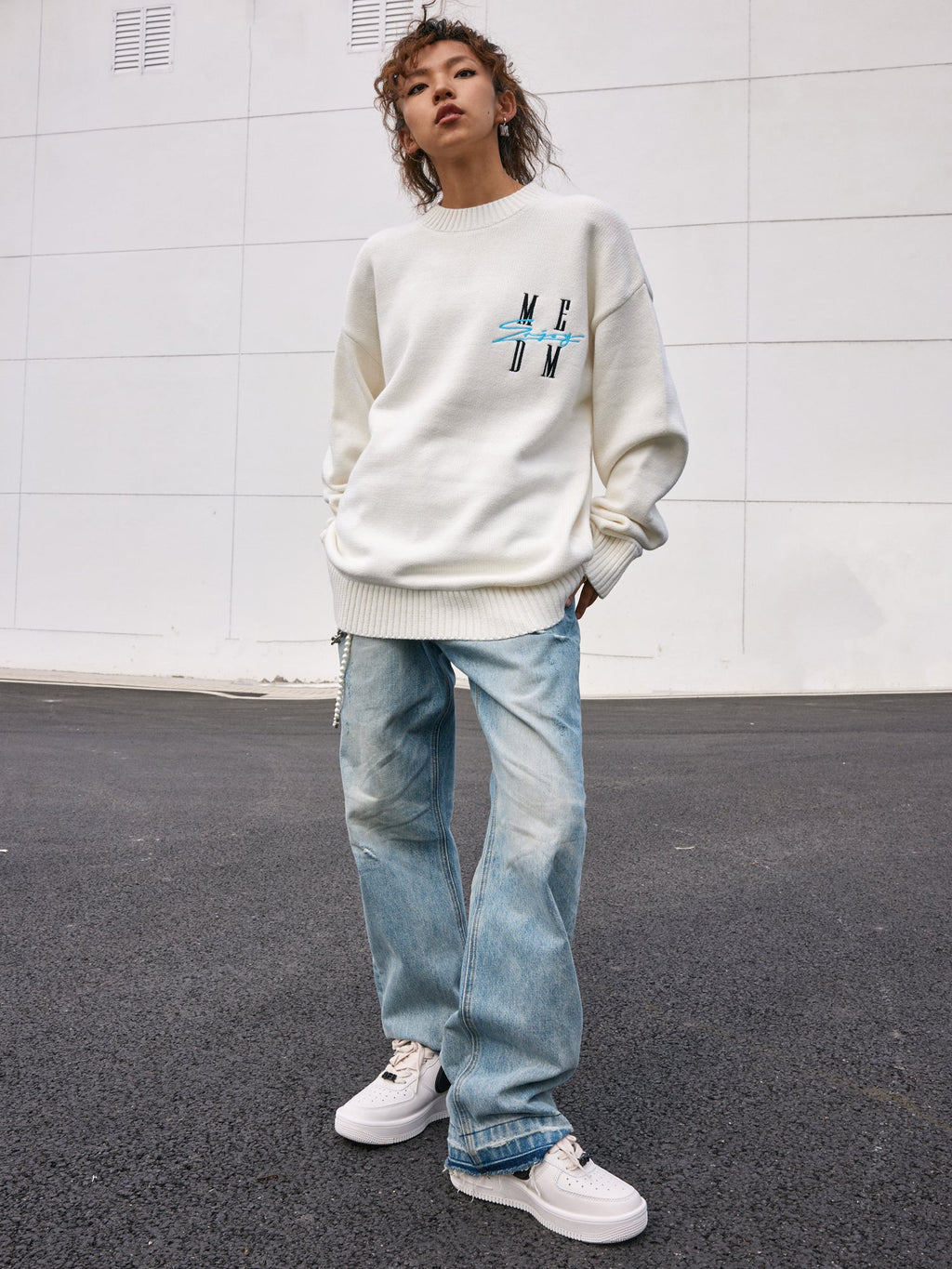 MEDM Basic Embroidery Logo Knit Sweater