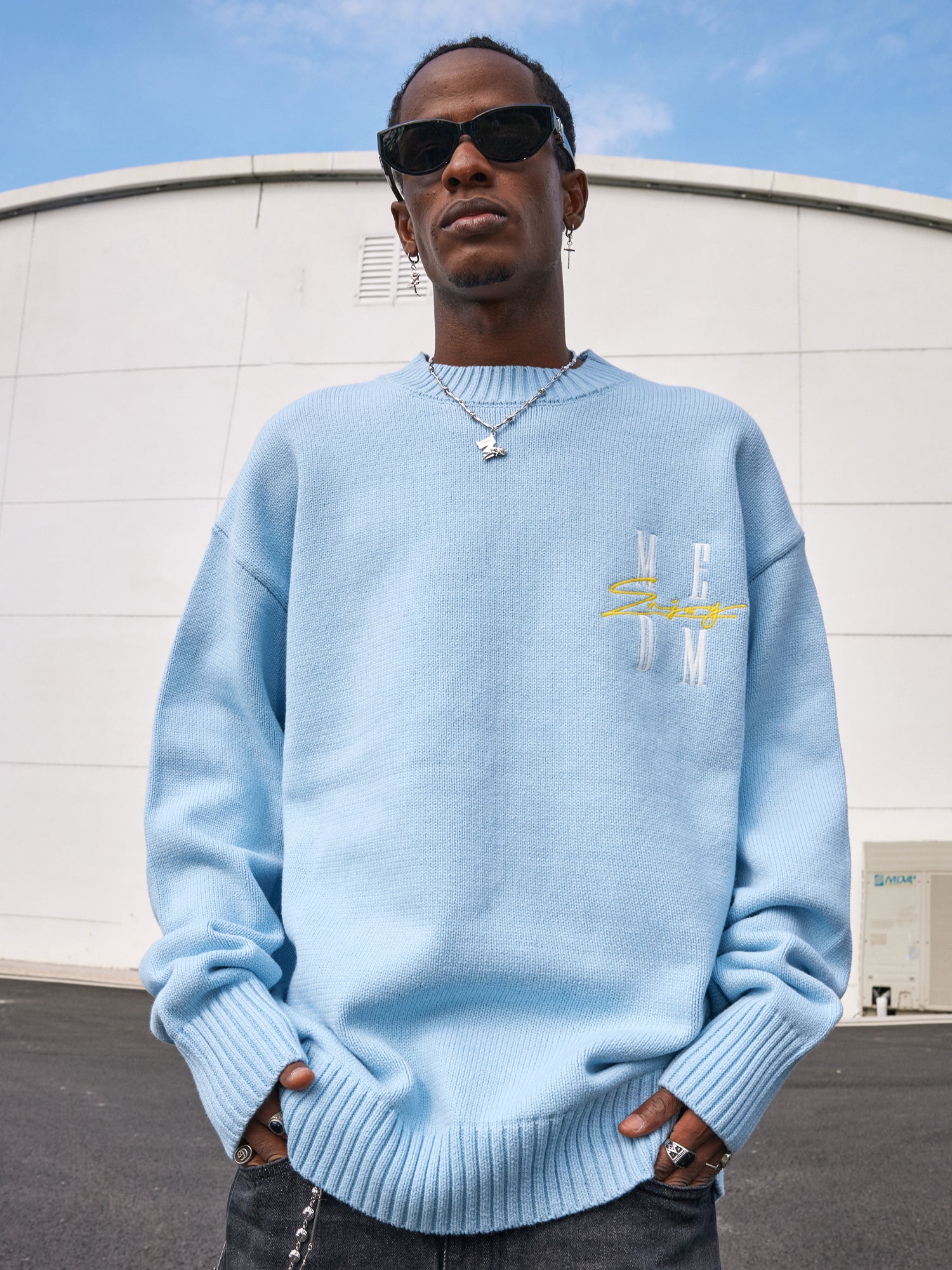 MEDM Basic Embroidery Logo Knit Sweater