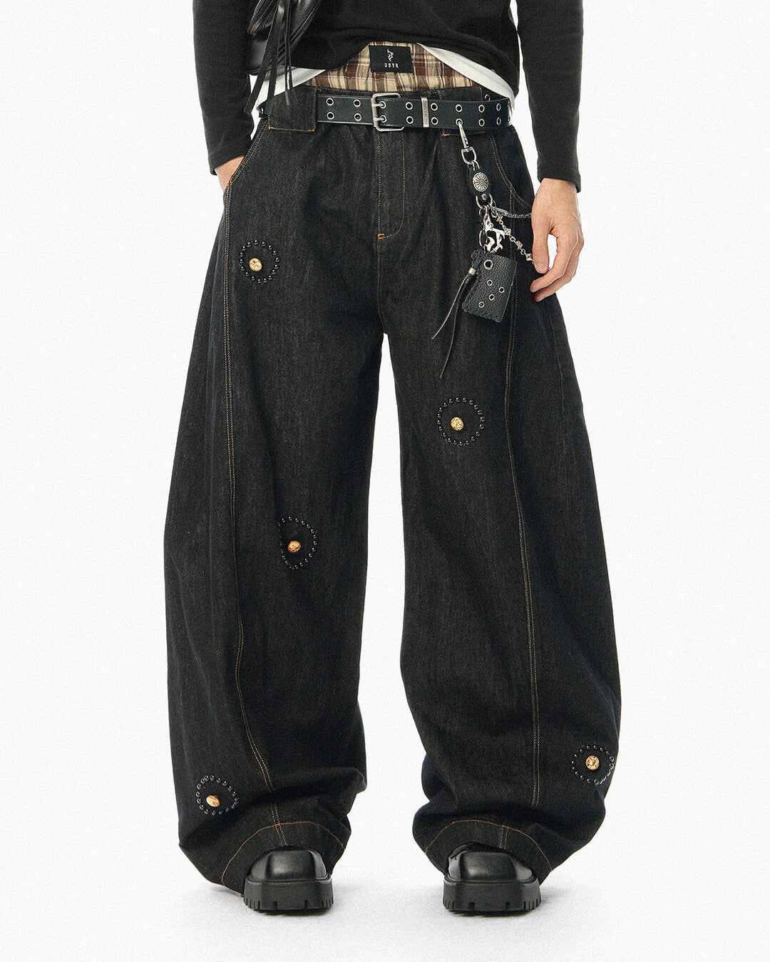 JHYQ Black Beaded Studded Curved Seam Machete Jeans