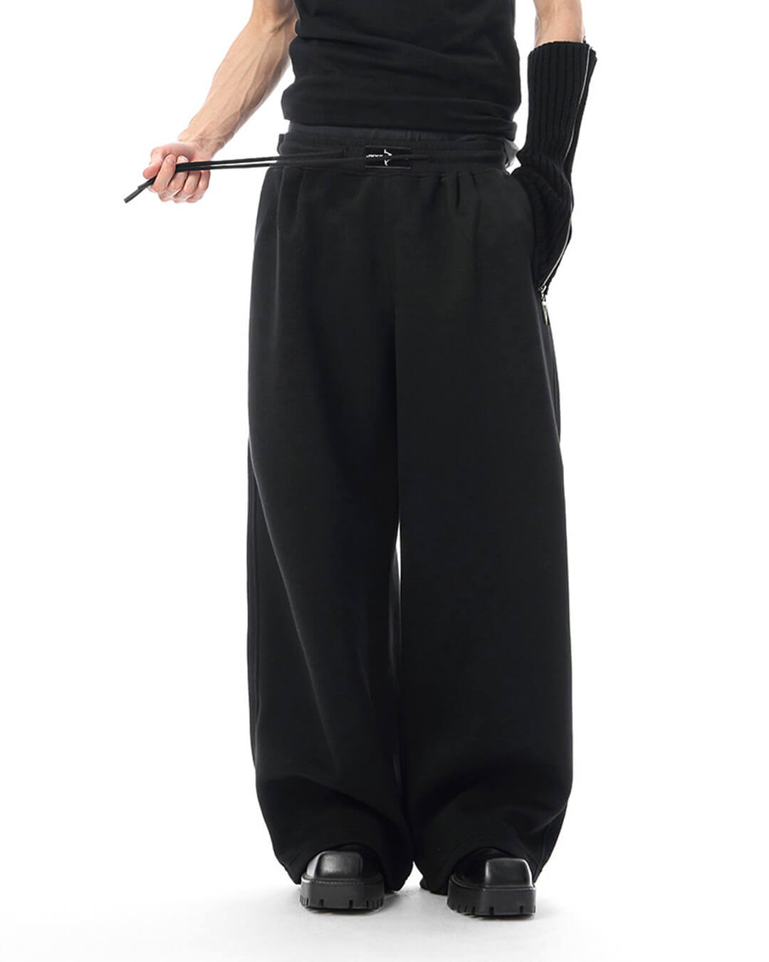 JHYQ Logo Patch Baggy Sweatpants
