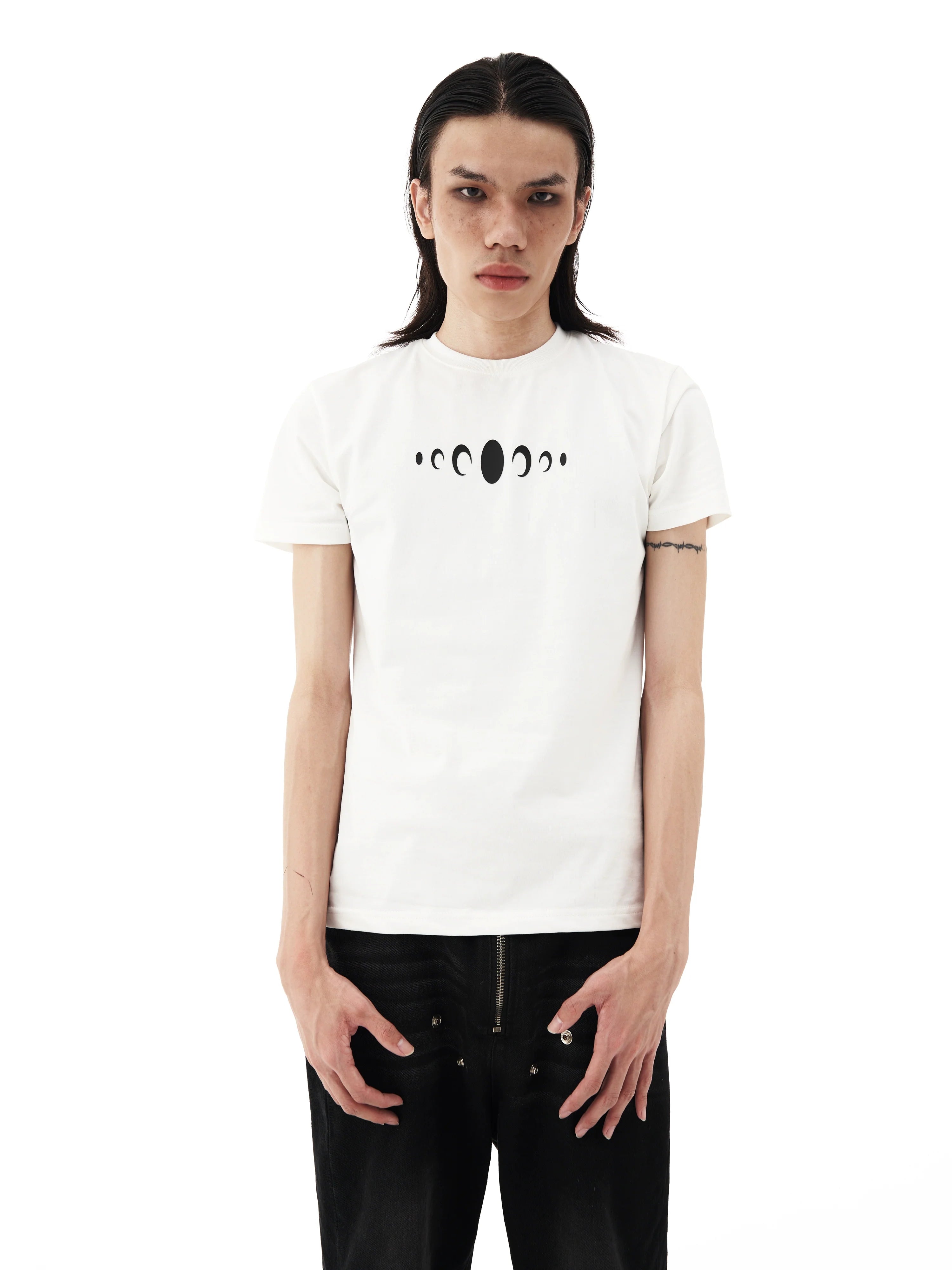 KARMANISTIC Standard Logo Slim Tee