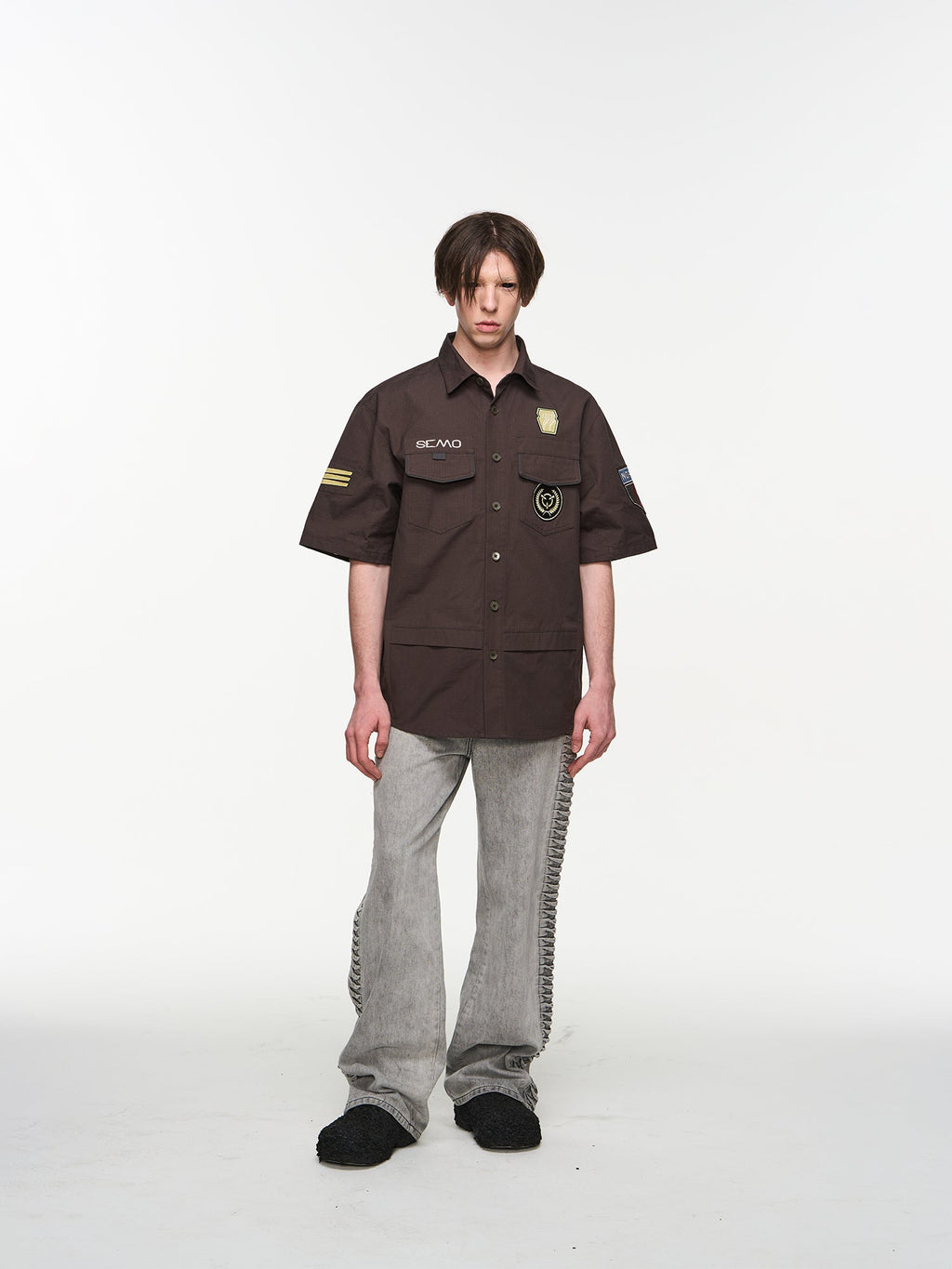 BLIND NO PLAN Badge Embroidered Short Sleeve Shirt