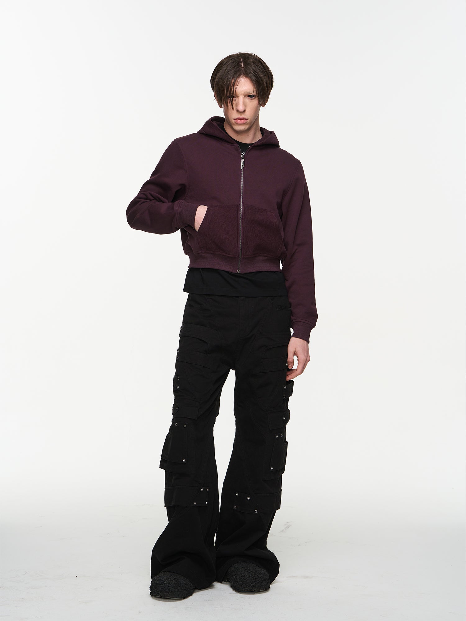 BLIND NO PLAN Basic Patchwork Logo Embroidery Short Hoodie