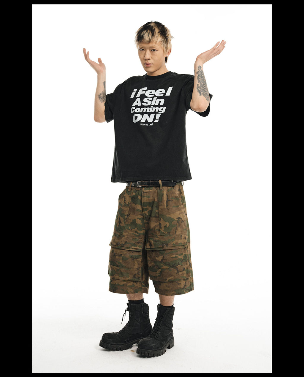 NOVACAM Vintage Letter Washed Black Stitch Tee