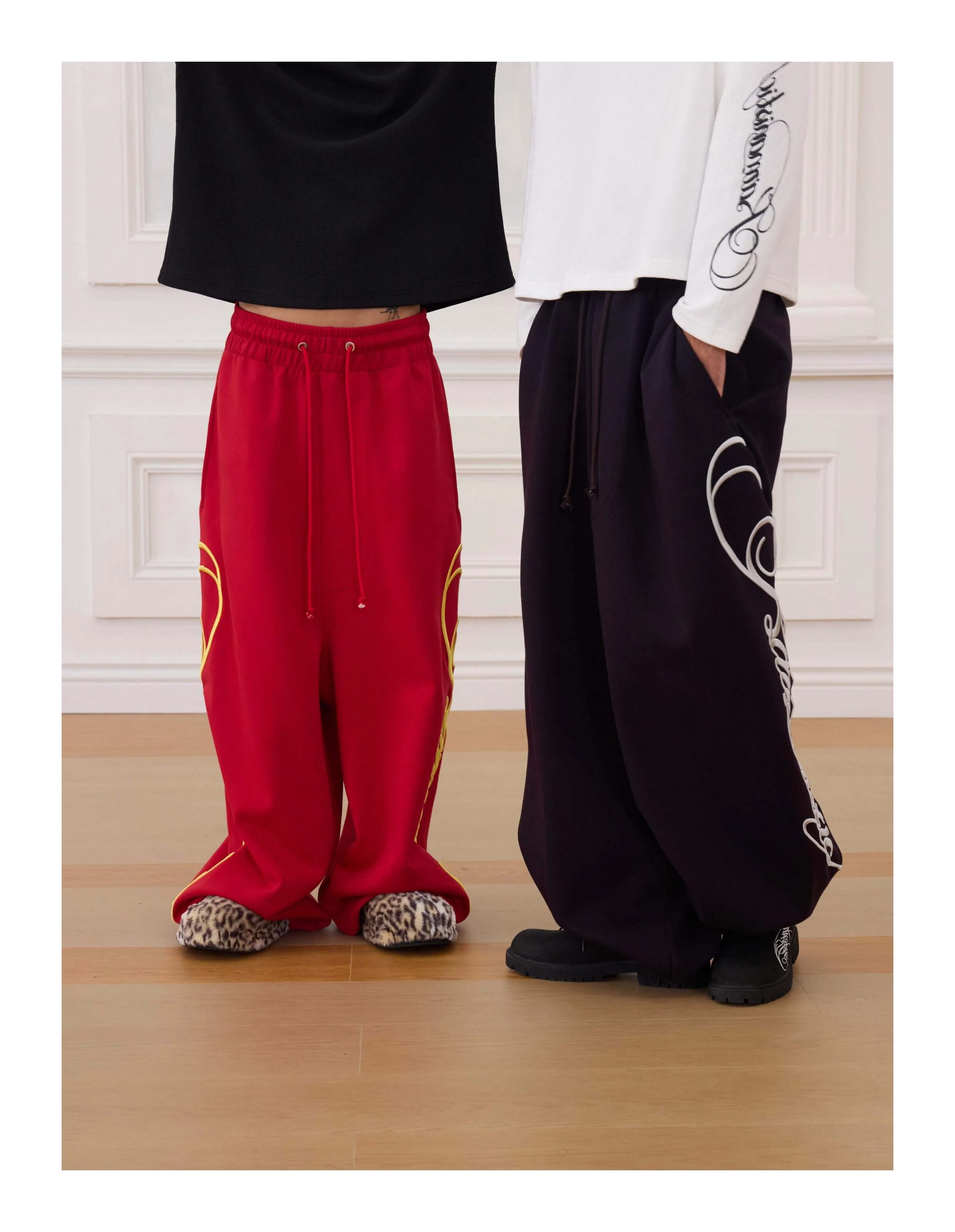 KARMANISTIC Original Embroidery Baggy Jogger Sweatpants