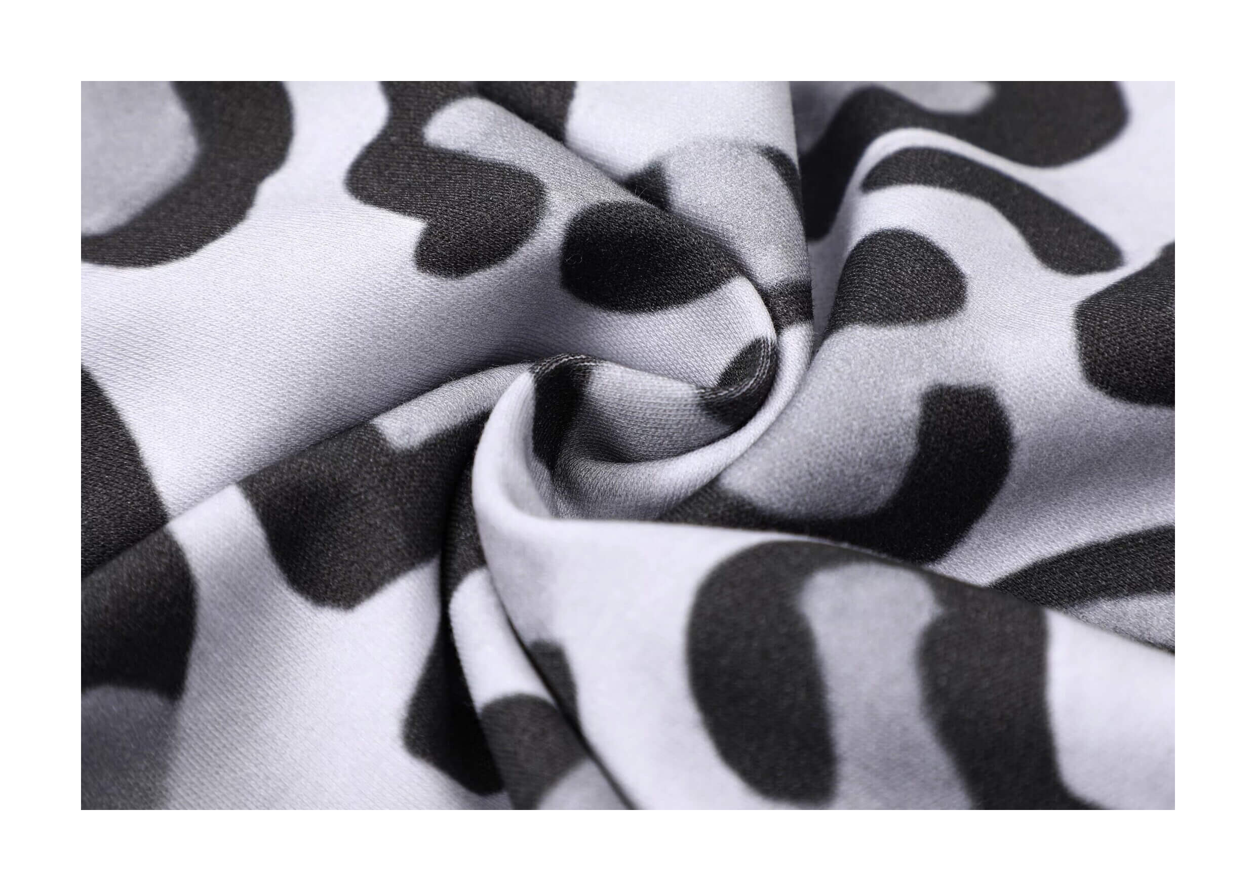 KARMANISTIC Leopard Print Slim Fit Stretch Tee