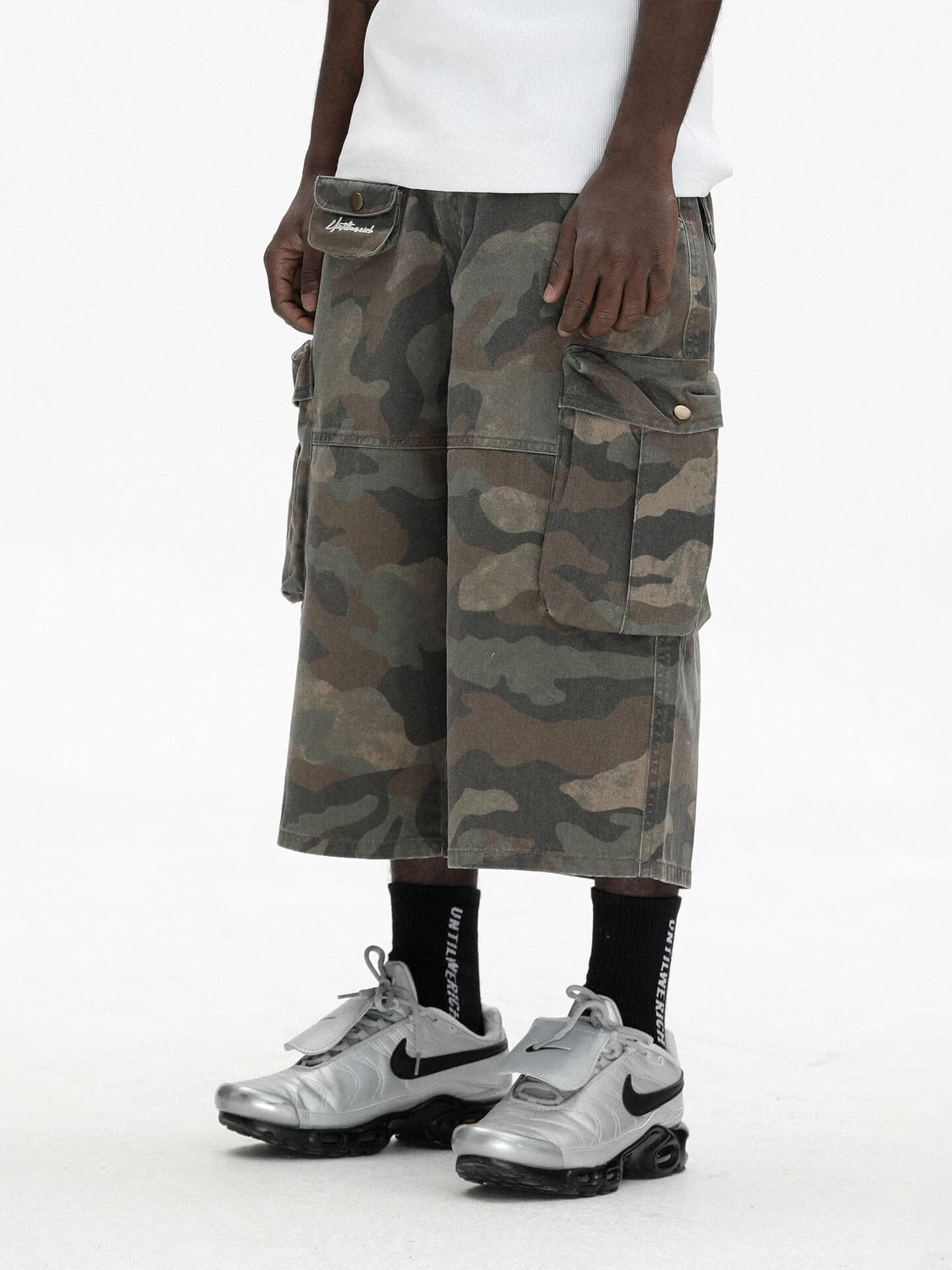 UNTILWERICH Washed Camo Multi Pocket Wide Cargo Below Knee Shorts