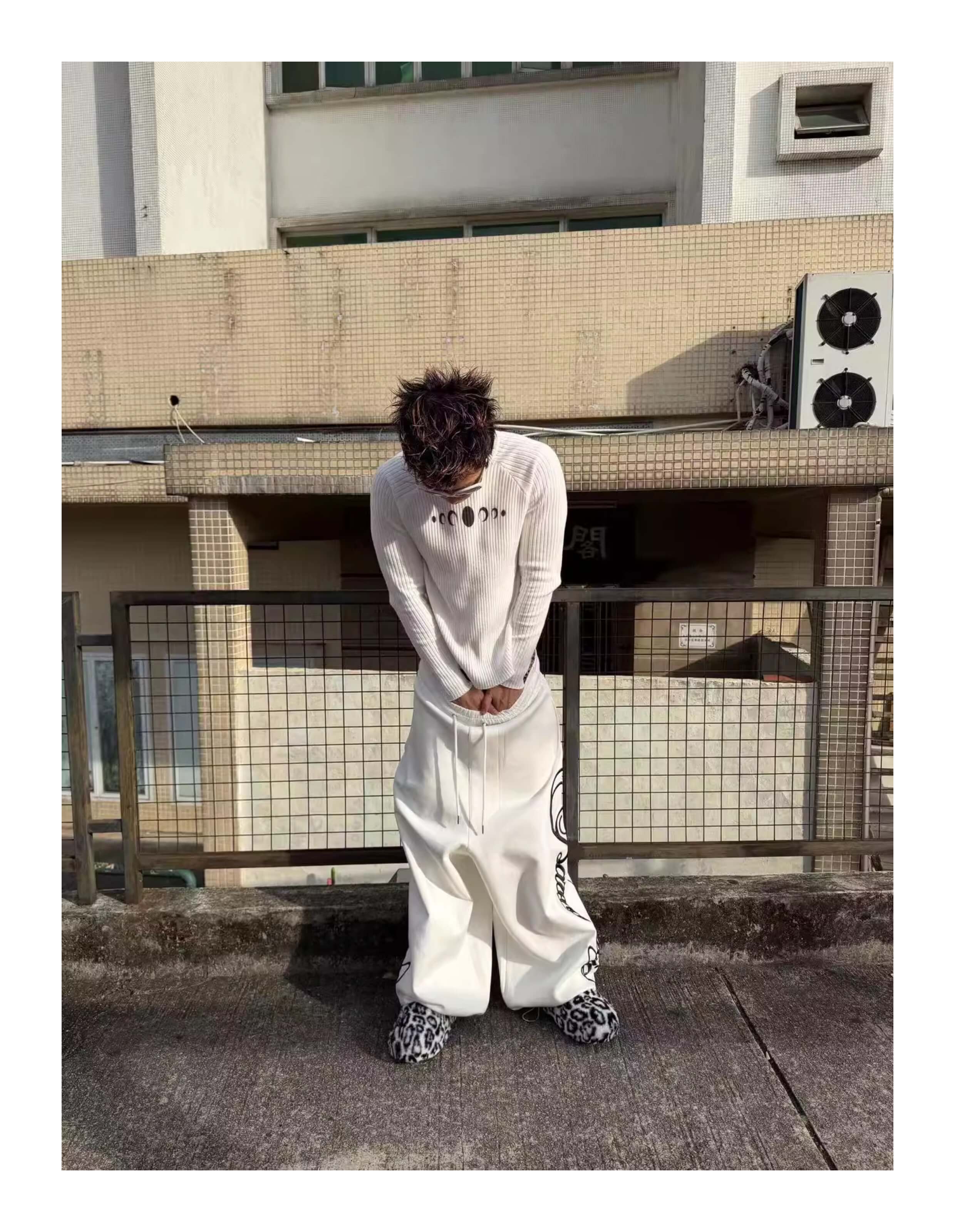 KARMANISTIC Slim Stretch Knit Sweater