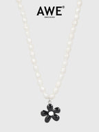 AWE Black Sunflower Pendant Pearl Necklace