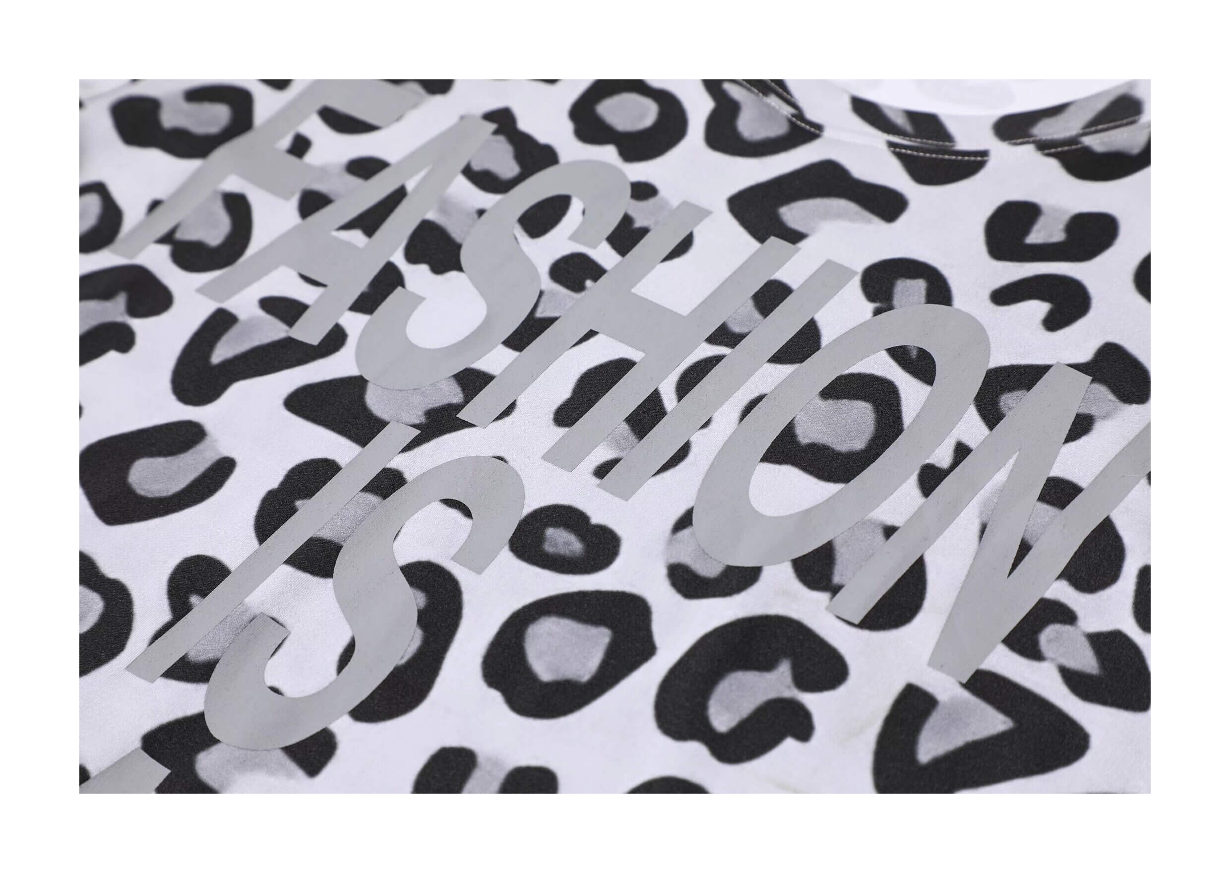 KARMANISTIC Leopard Print Slim Fit Stretch Tee
