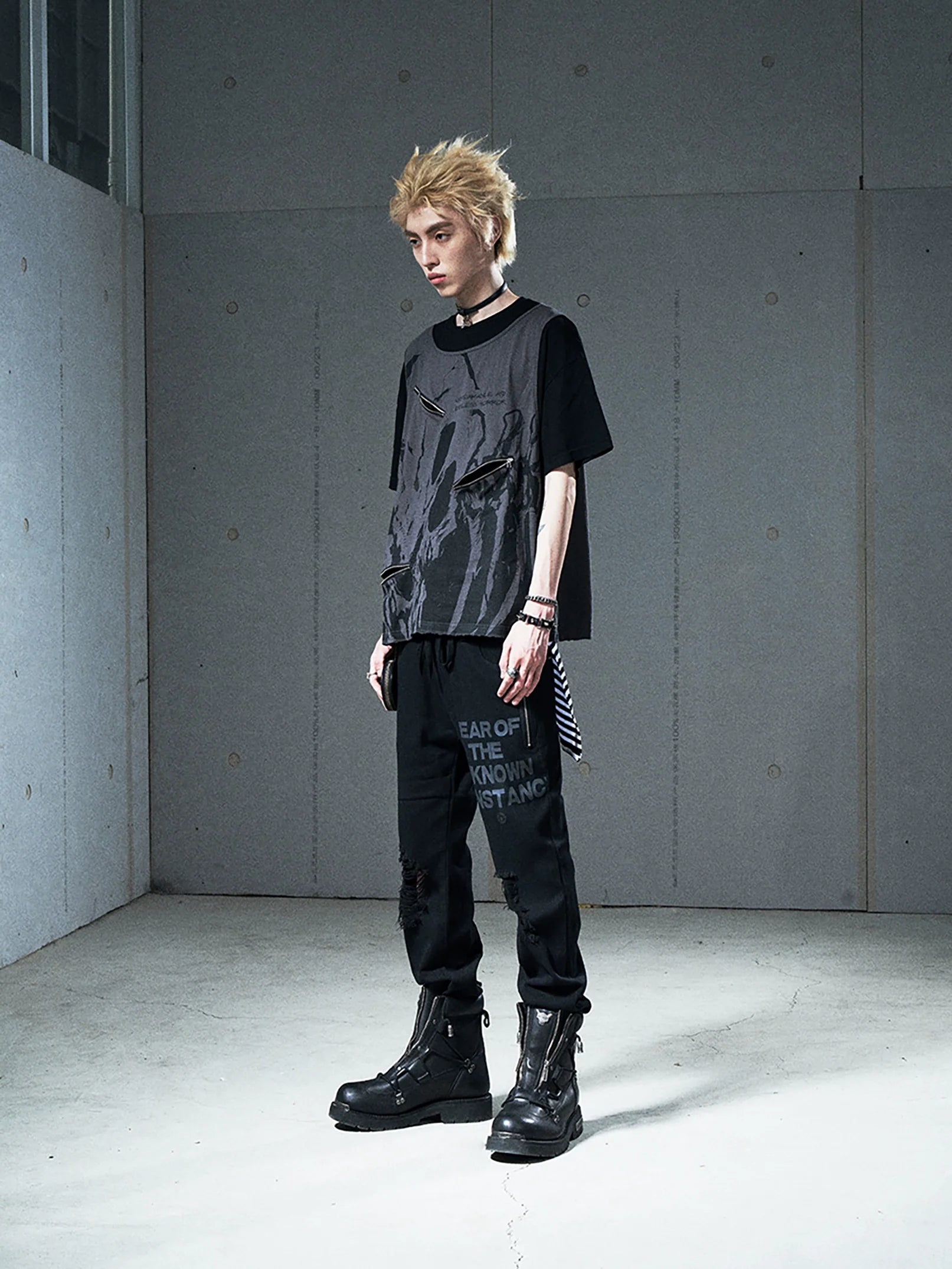 VENTUREK Double Layer Multi Zipper Destroyed Tee