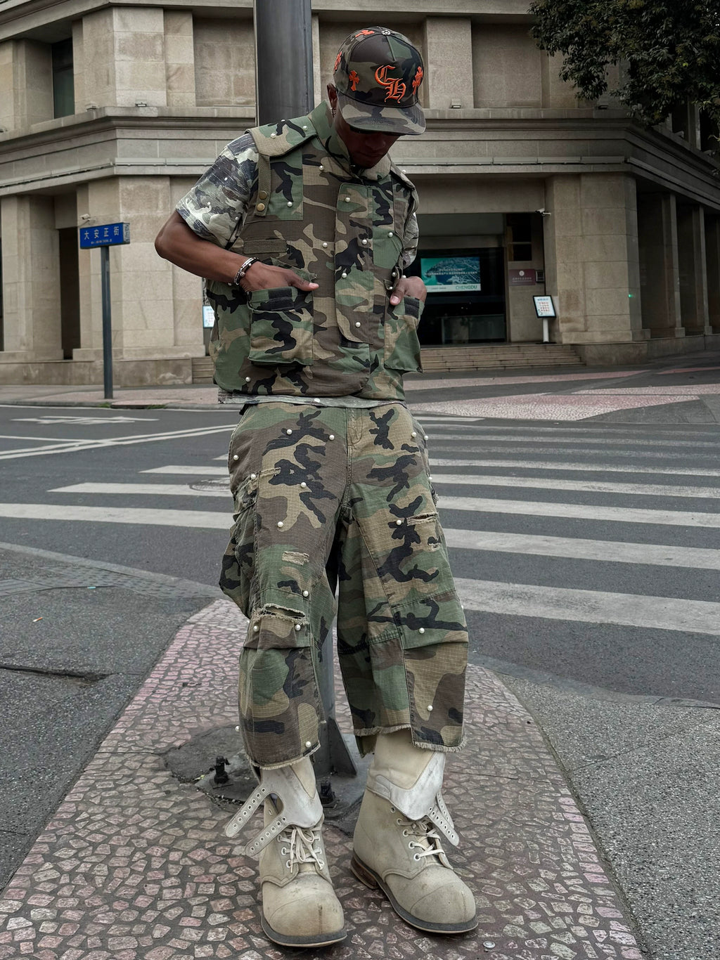 STEEPC M-65 Pearl Embellished Camouflage Baggy Cargo Shorts