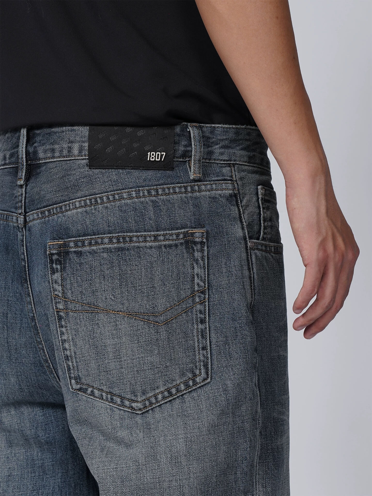 1807 Vintage Washed Basic Straight Jeans