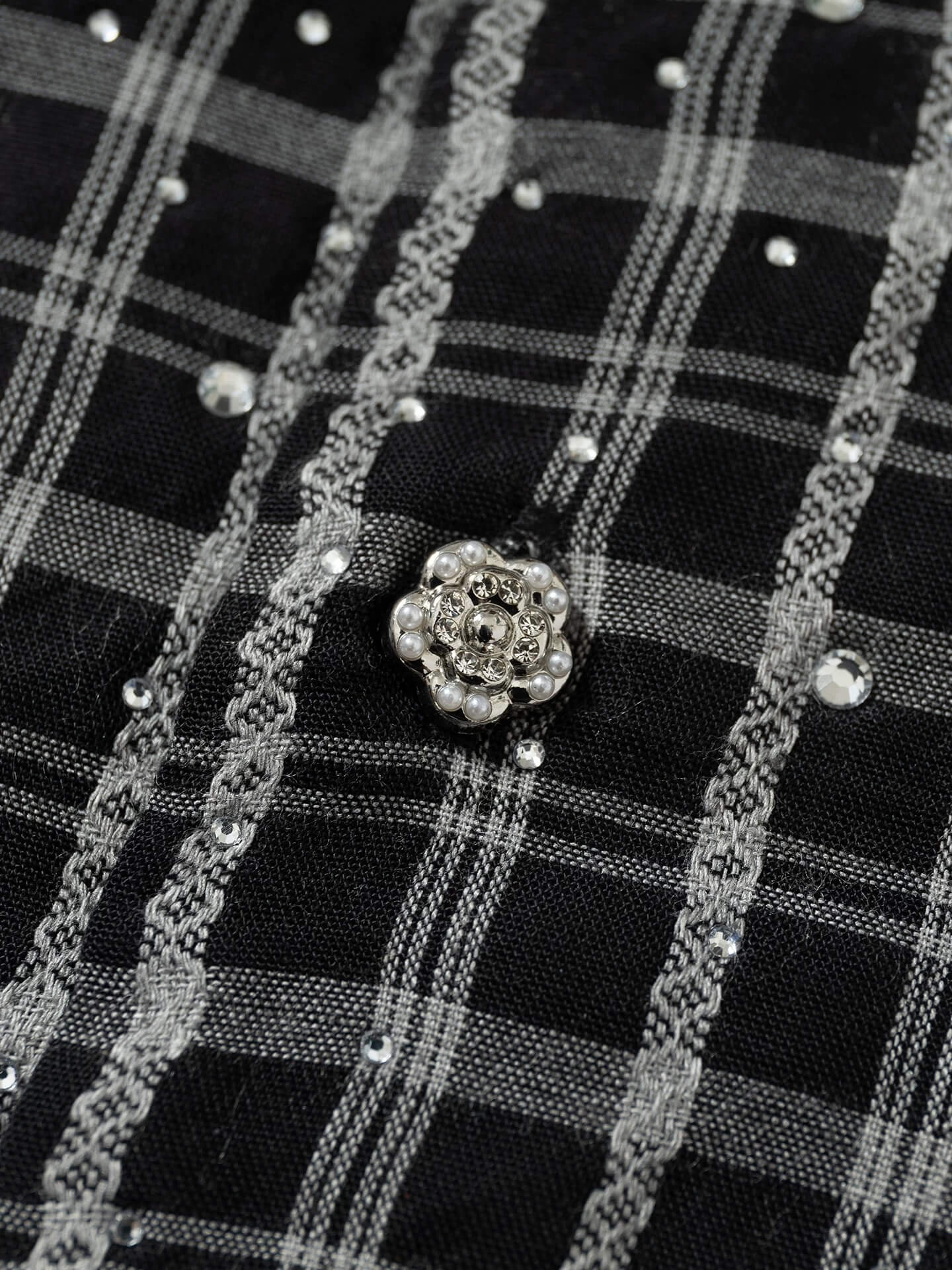 YADcrew Plaid Rhinestone Cascade Flower Button Short Sleeve Shirt