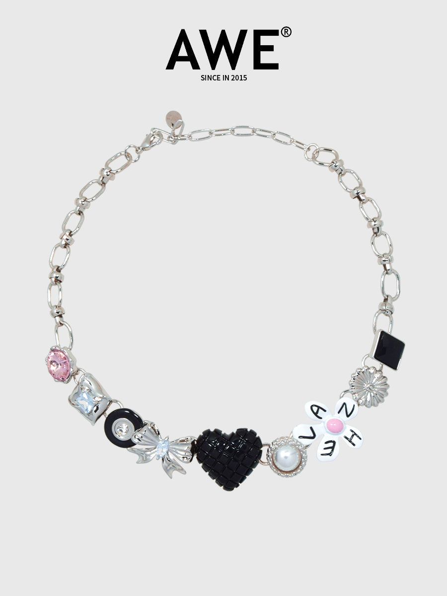 AWE Black Love Heart Daisy Chain Necklace