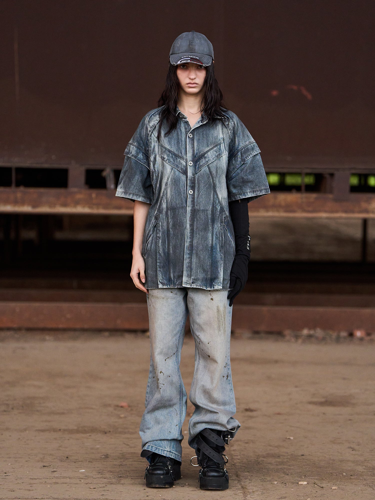 BLIND NO PLAN Washed & Distressed Denim Short Sleeve Shirt
