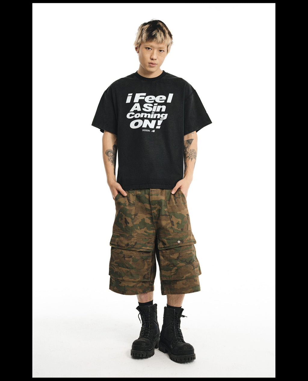 NOVACAM Vintage Letter Washed Black Stitch Tee