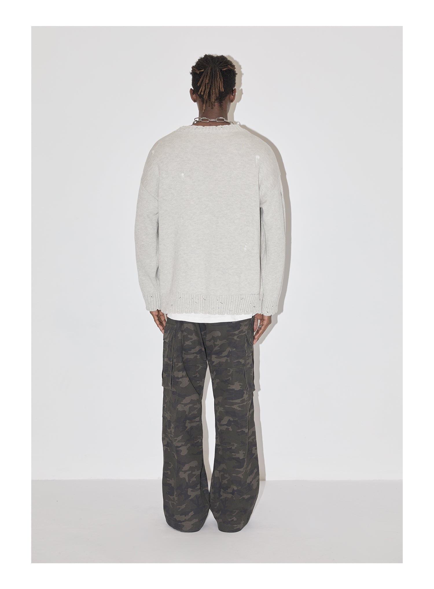 EMPTY REFERENCE Gray Hole Logo Knit Sweater