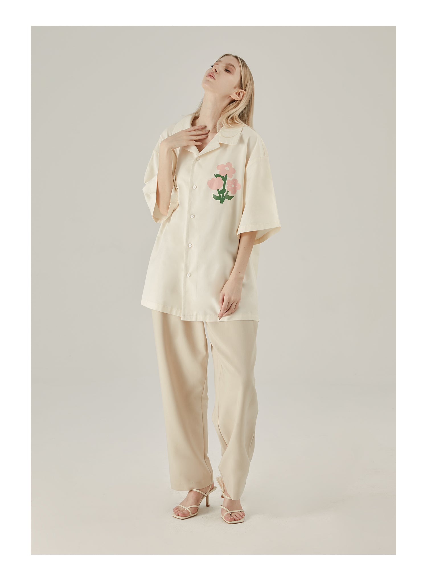 EMPTY REFERENCE Cute Small Flower Short Sleeve Shirt