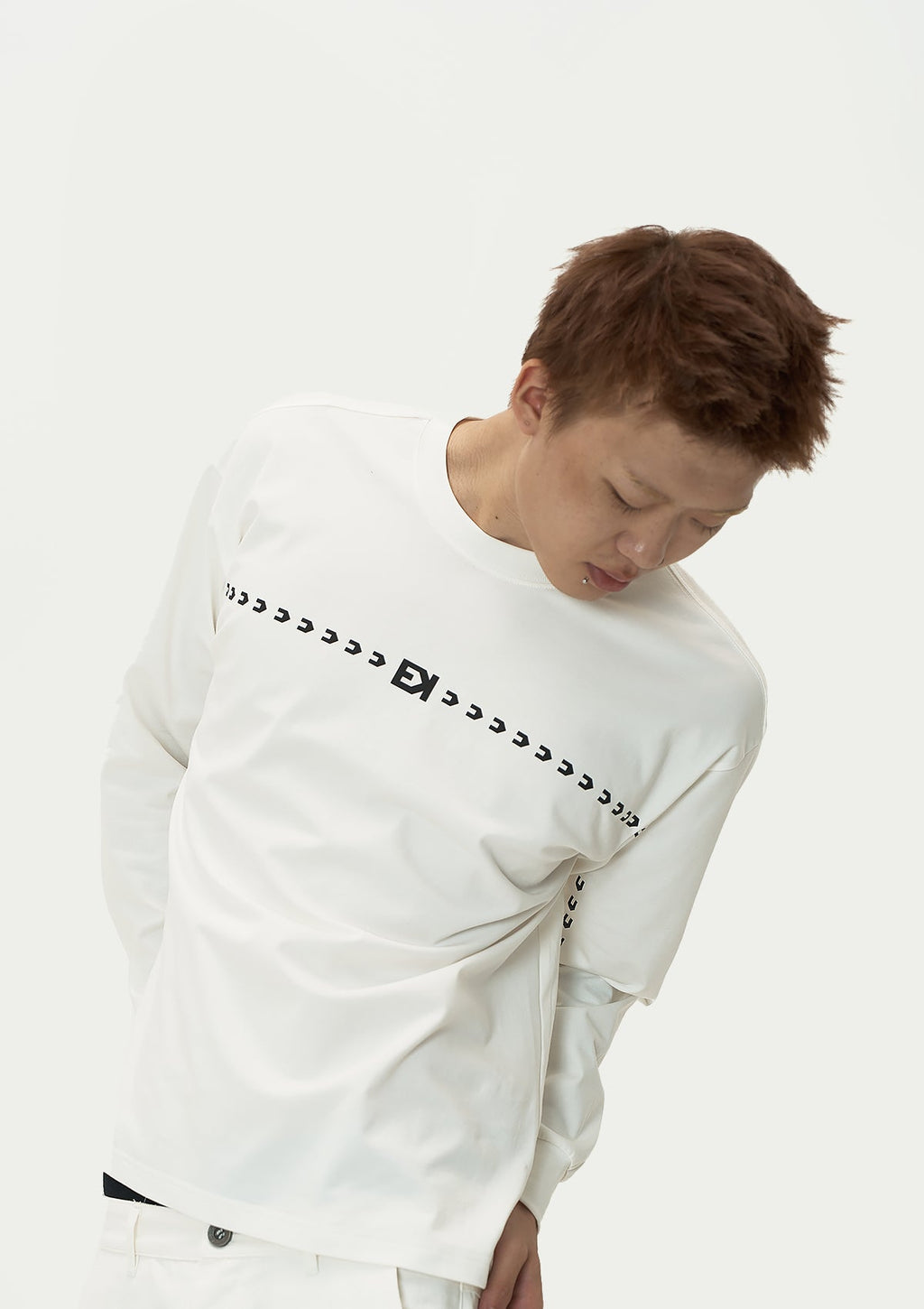 EVILKNIGHT(EK) Basic Arrow Logo Long Sleeve Tee