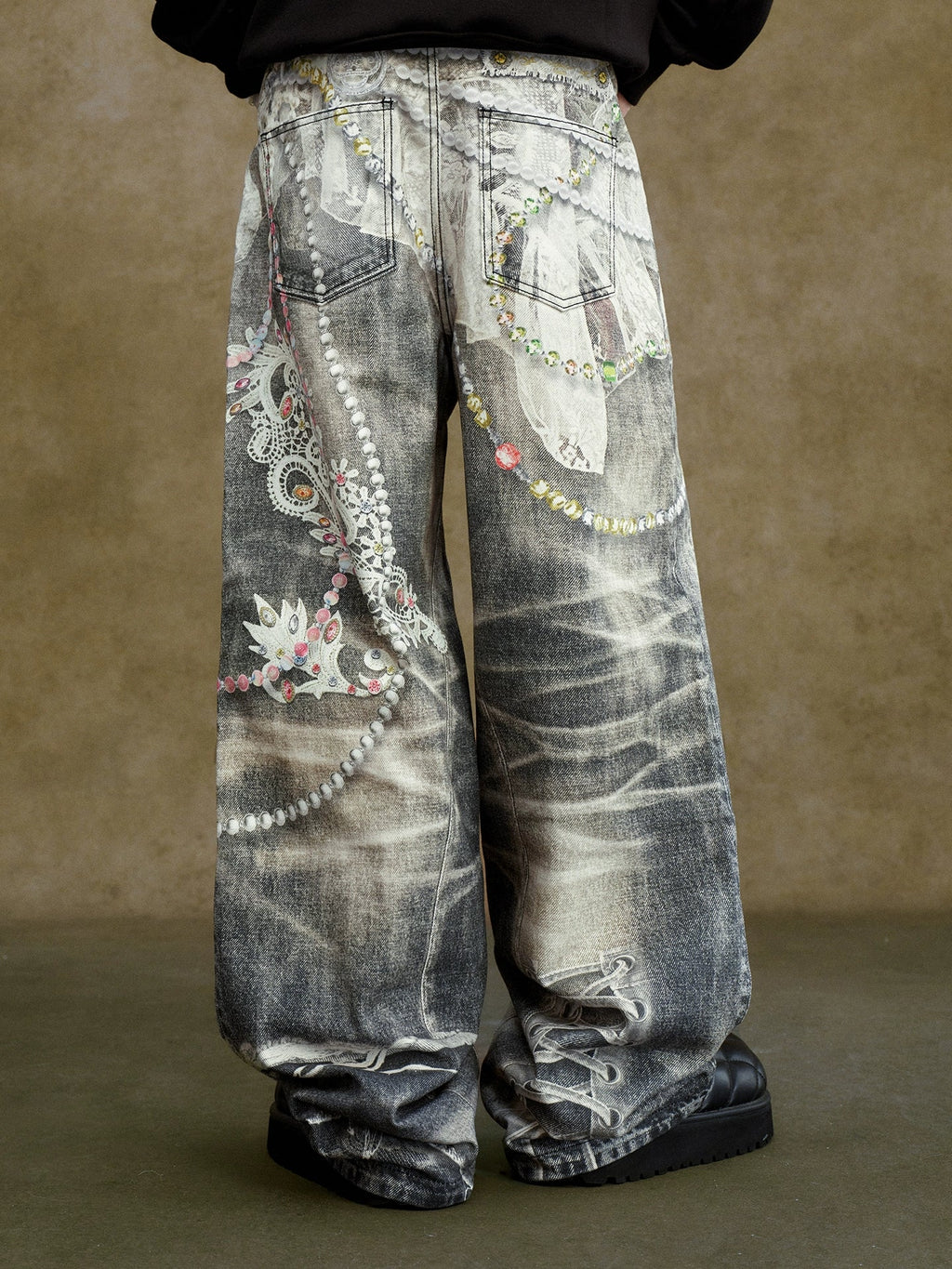 YADcrew Lace Color Bead Chain Photorealistic Print Jeans