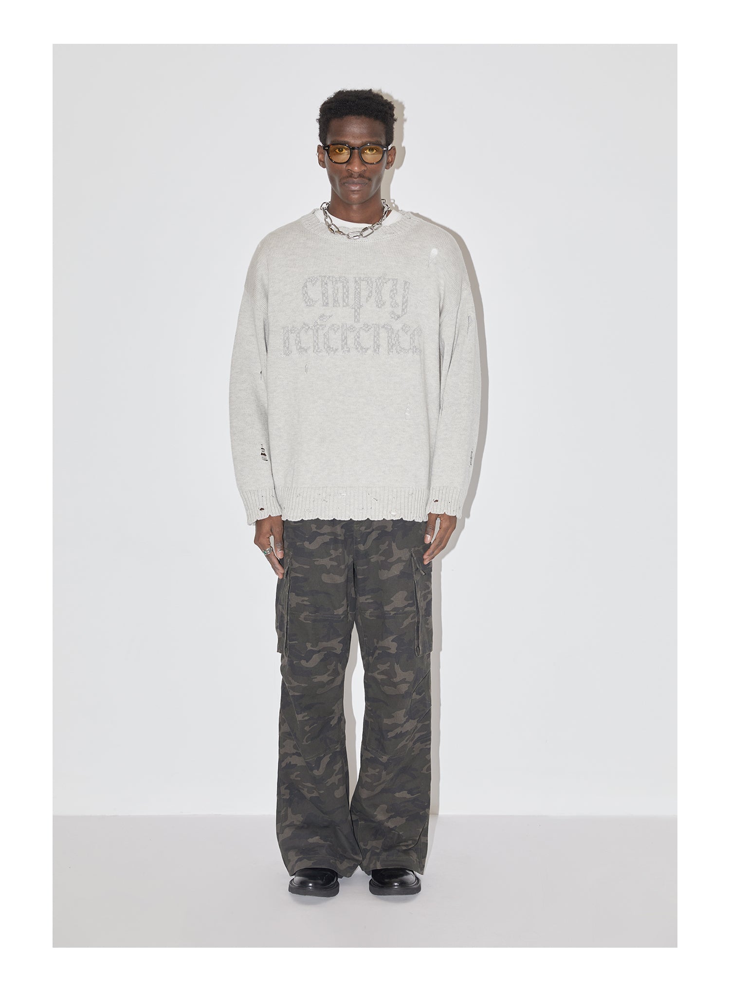 EMPTY REFERENCE Gray Hole Logo Knit Sweater
