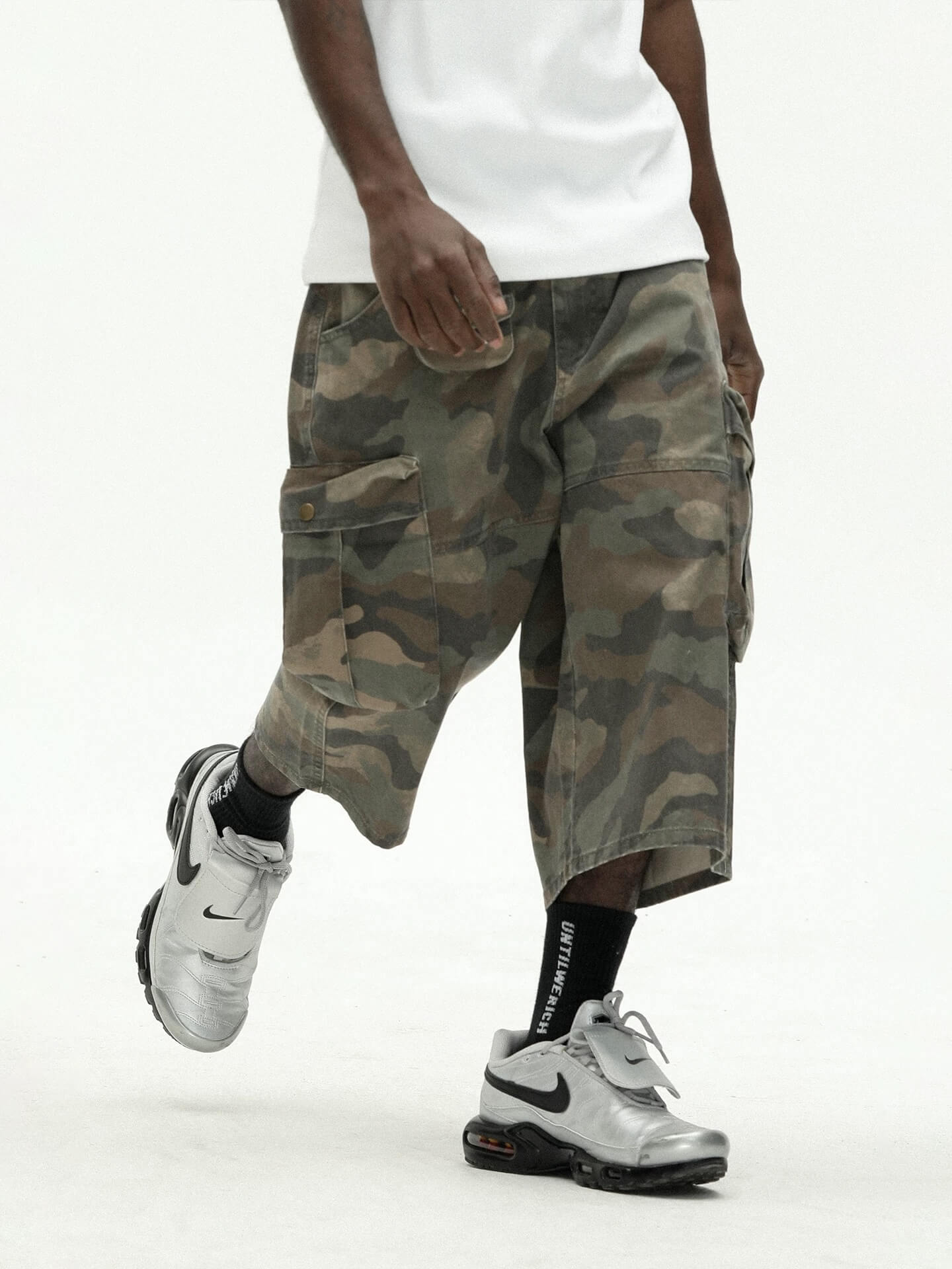 UNTILWERICH Washed Camo Multi Pocket Wide Cargo Below Knee Shorts