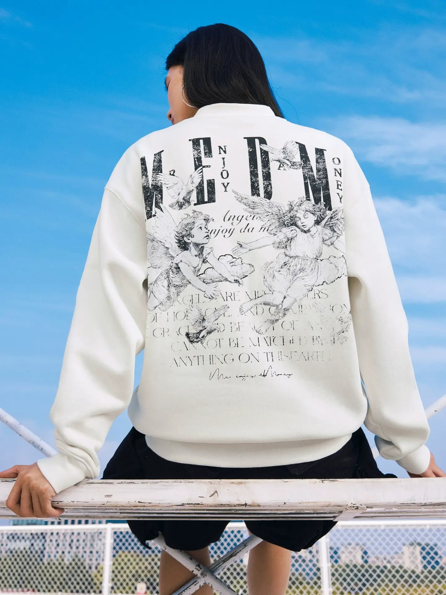 MEDM Angel Print Patch Sweatshirt