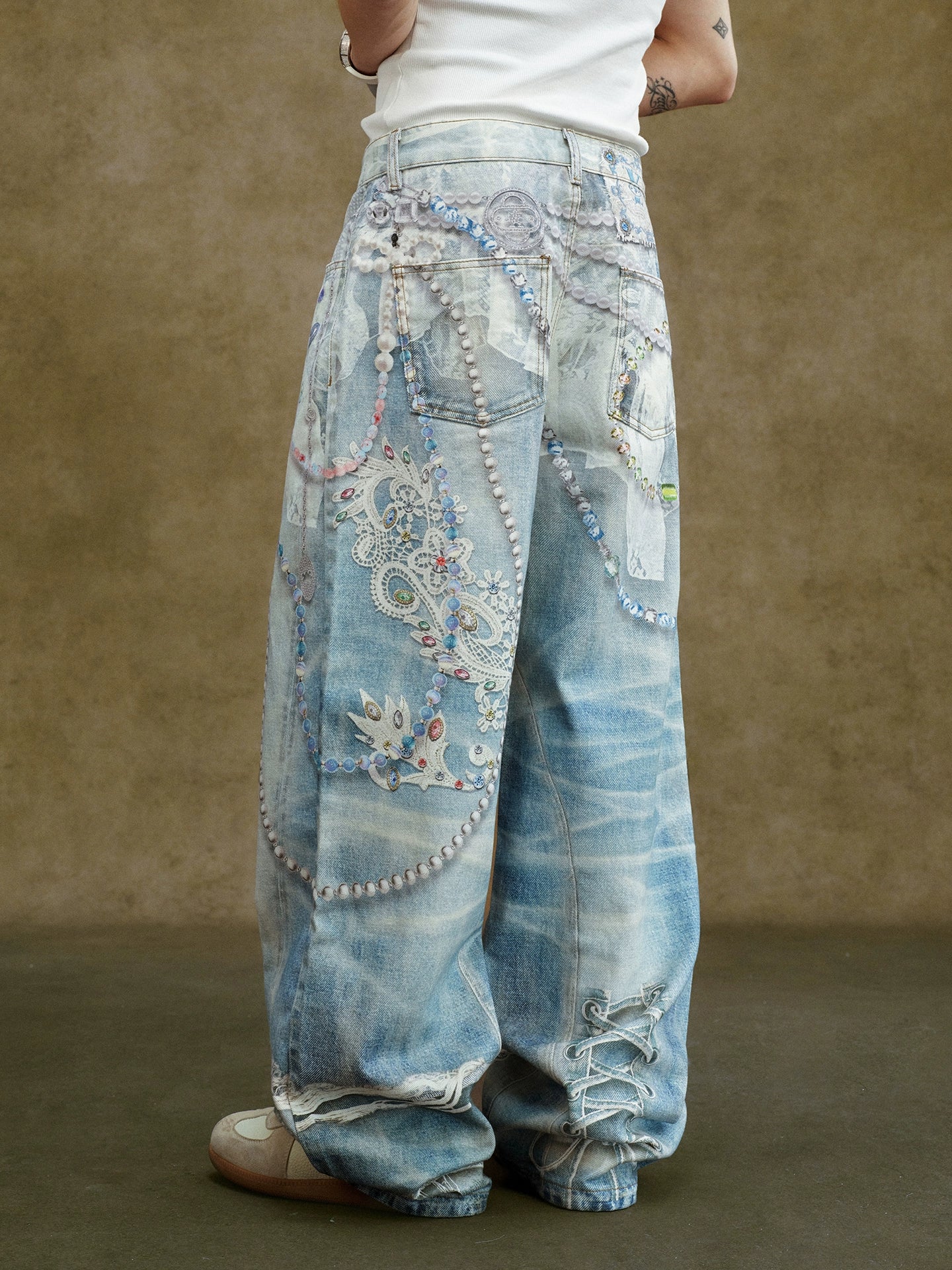 YADcrew Lace Color Bead Chain Photorealistic Print Jeans