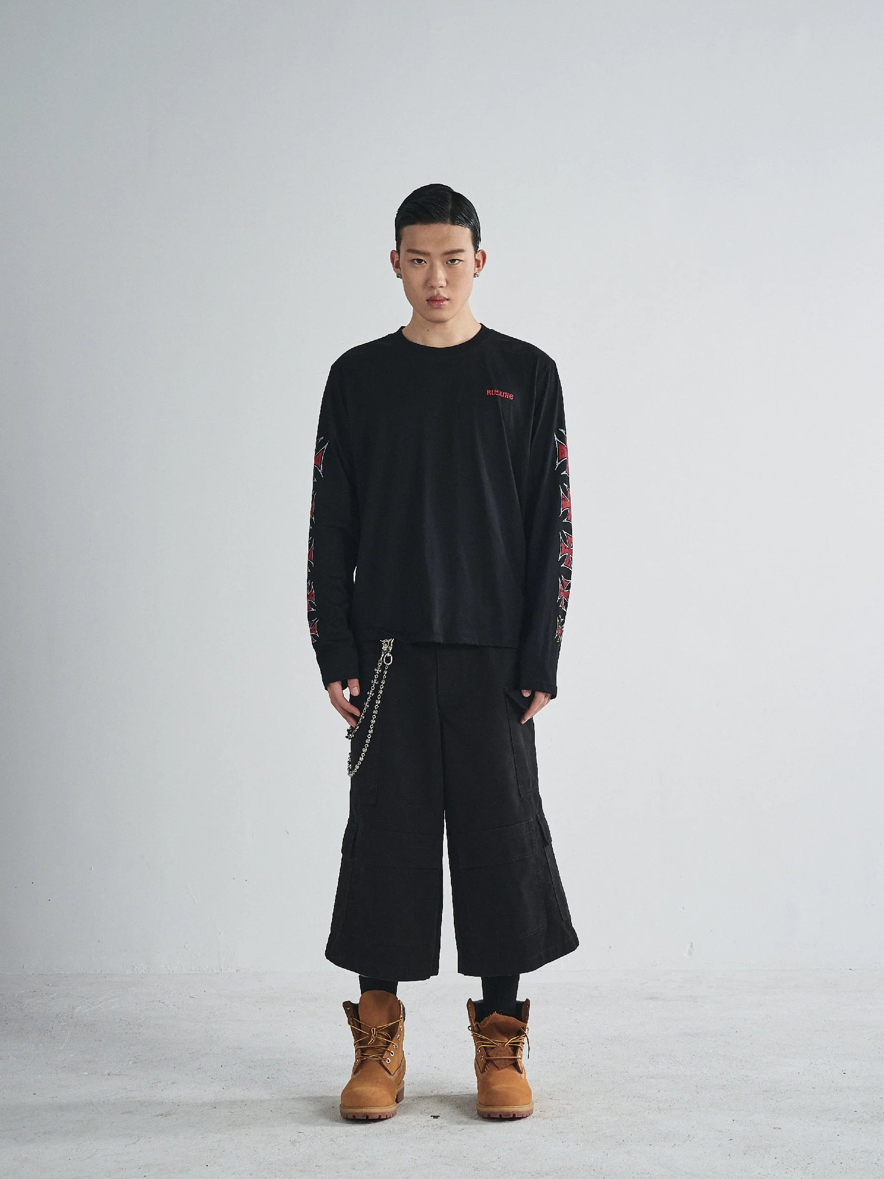 RUSURE Cross Logo Print Long Sleeve Tee