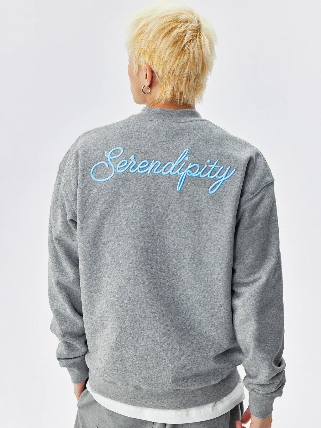 MEDM Logo Embroidered Basic Sweatshirt
