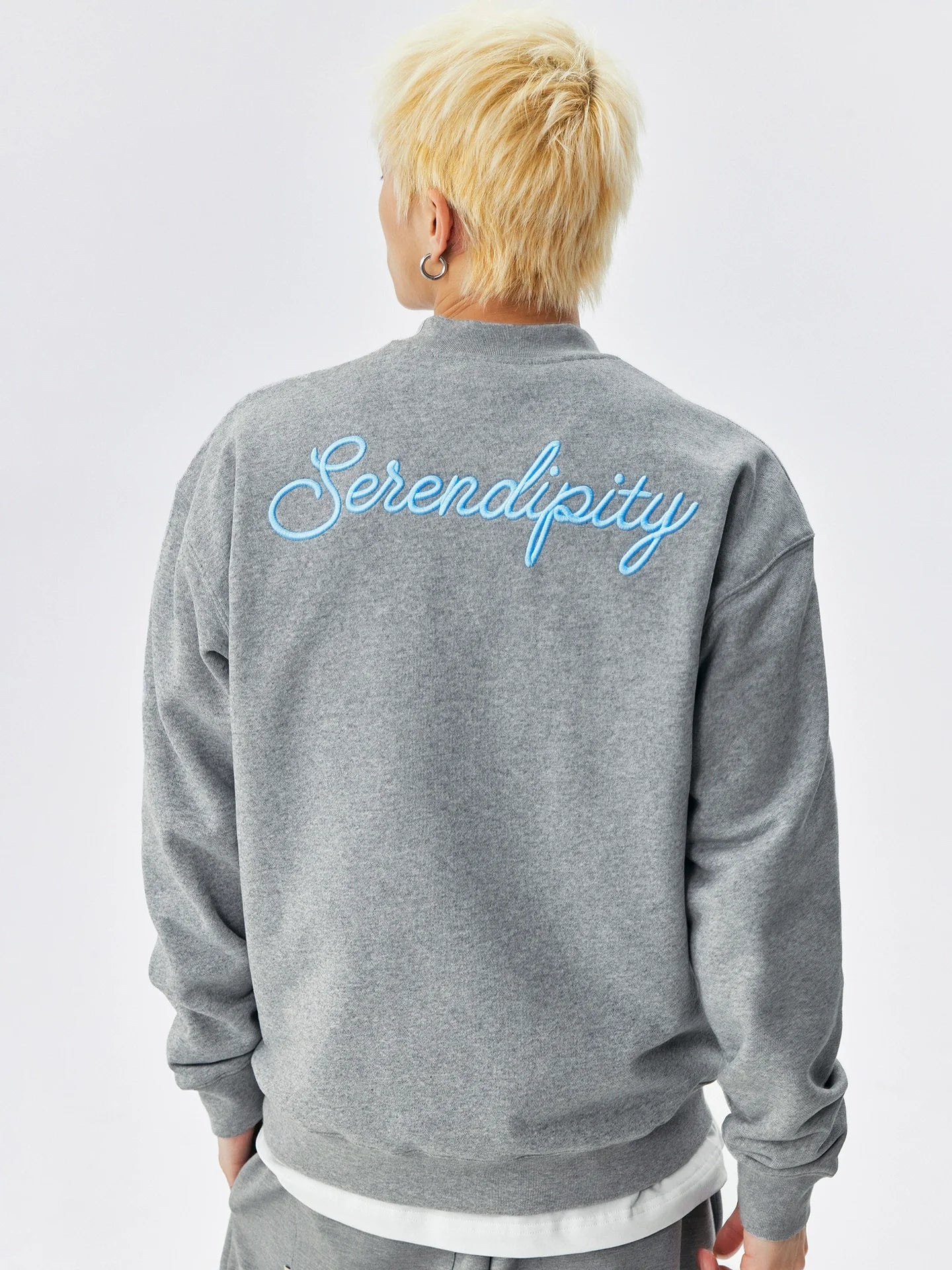 MEDM Logo Embroidered Basic Sweatshirt