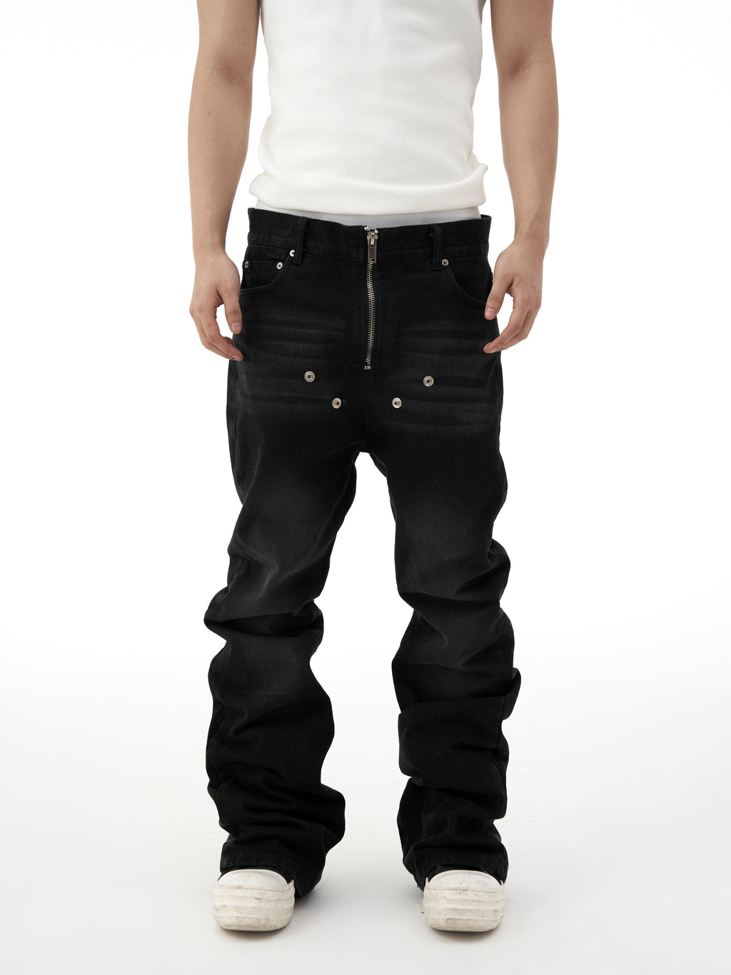 KARMANISTIC Rivet Zipper Fly Washed Flared Jeans