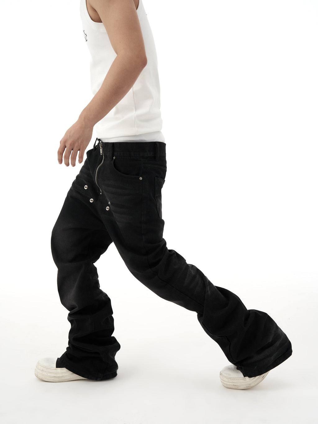 KARMANISTIC Rivet Zipper Fly Washed Flared Jeans