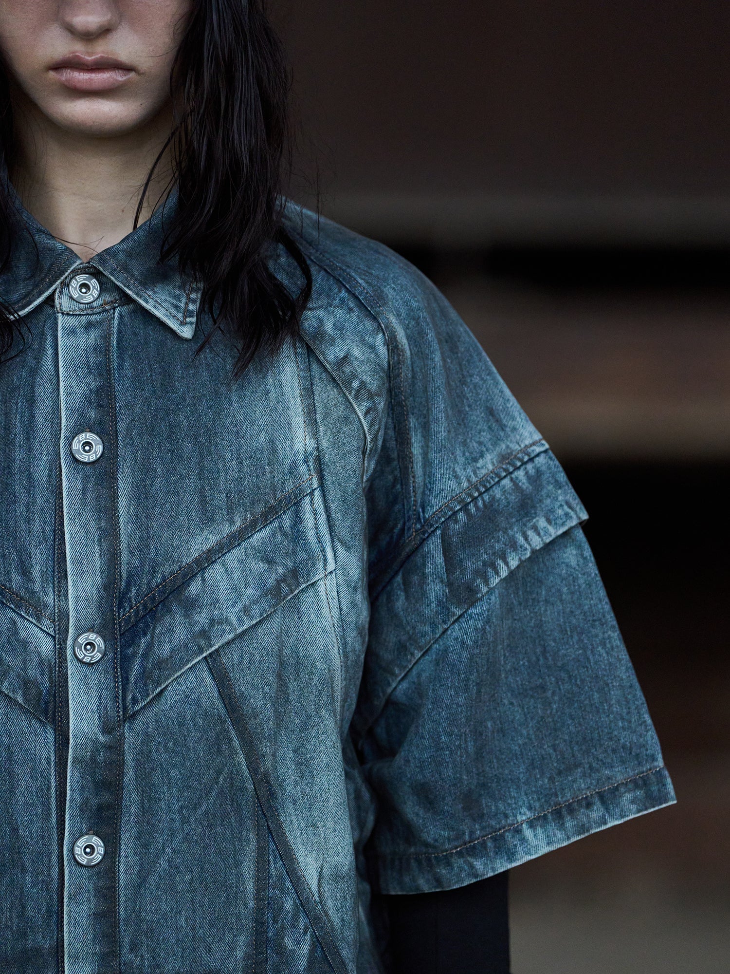 BLIND NO PLAN Washed & Distressed Denim Short Sleeve Shirt