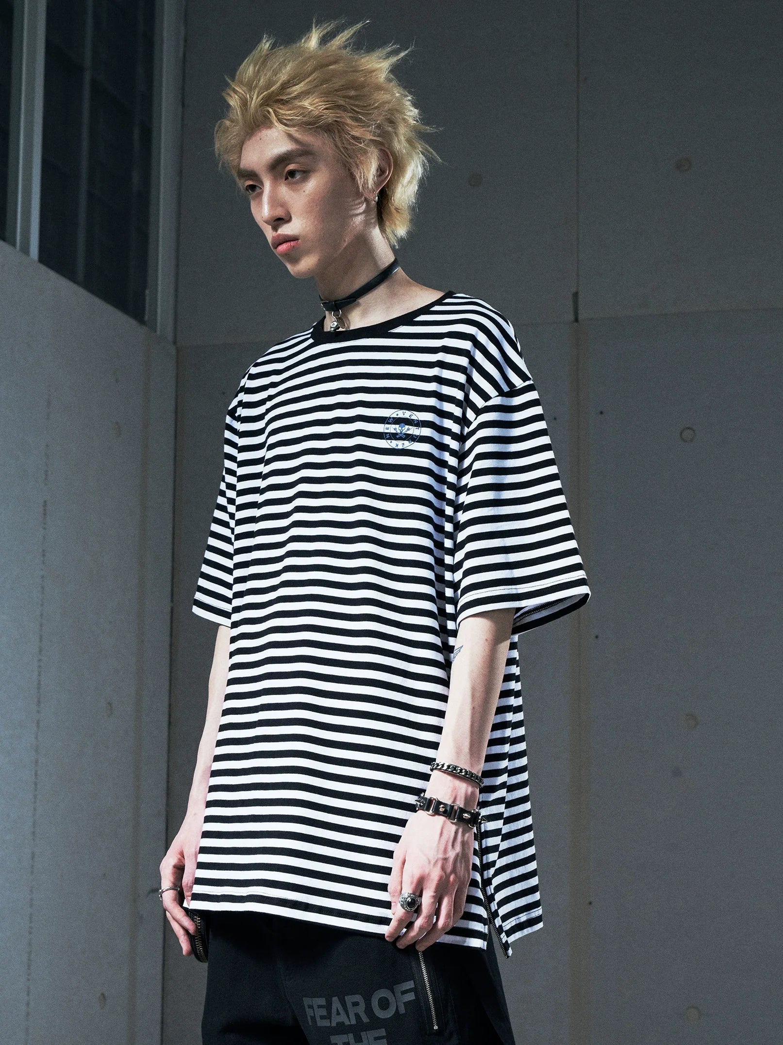 VENTUREK Striped Side Zipper Tee