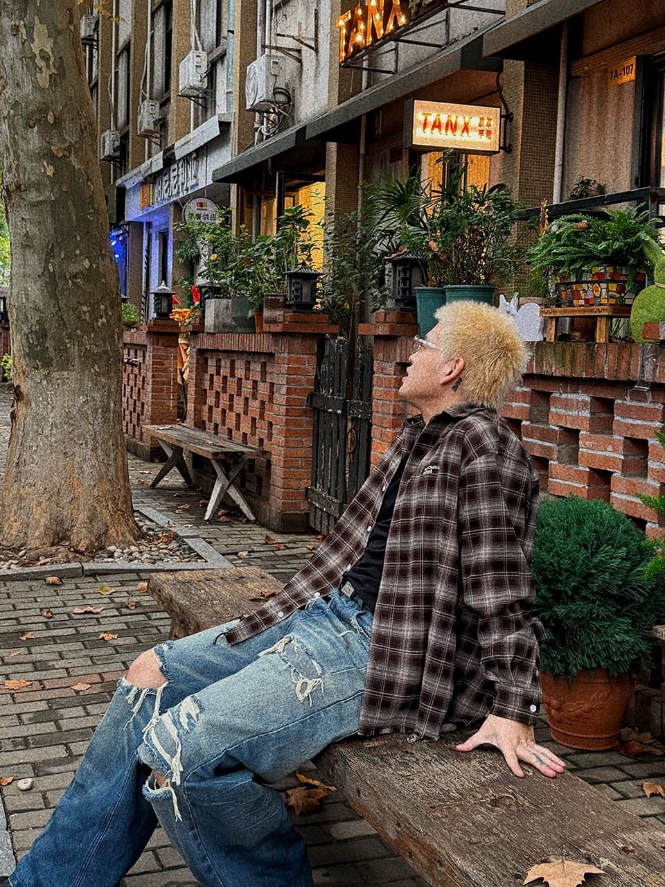 UNDERWATER Brown Brushed Plaid Raw Hem Long Sleeve Flannel Shirt