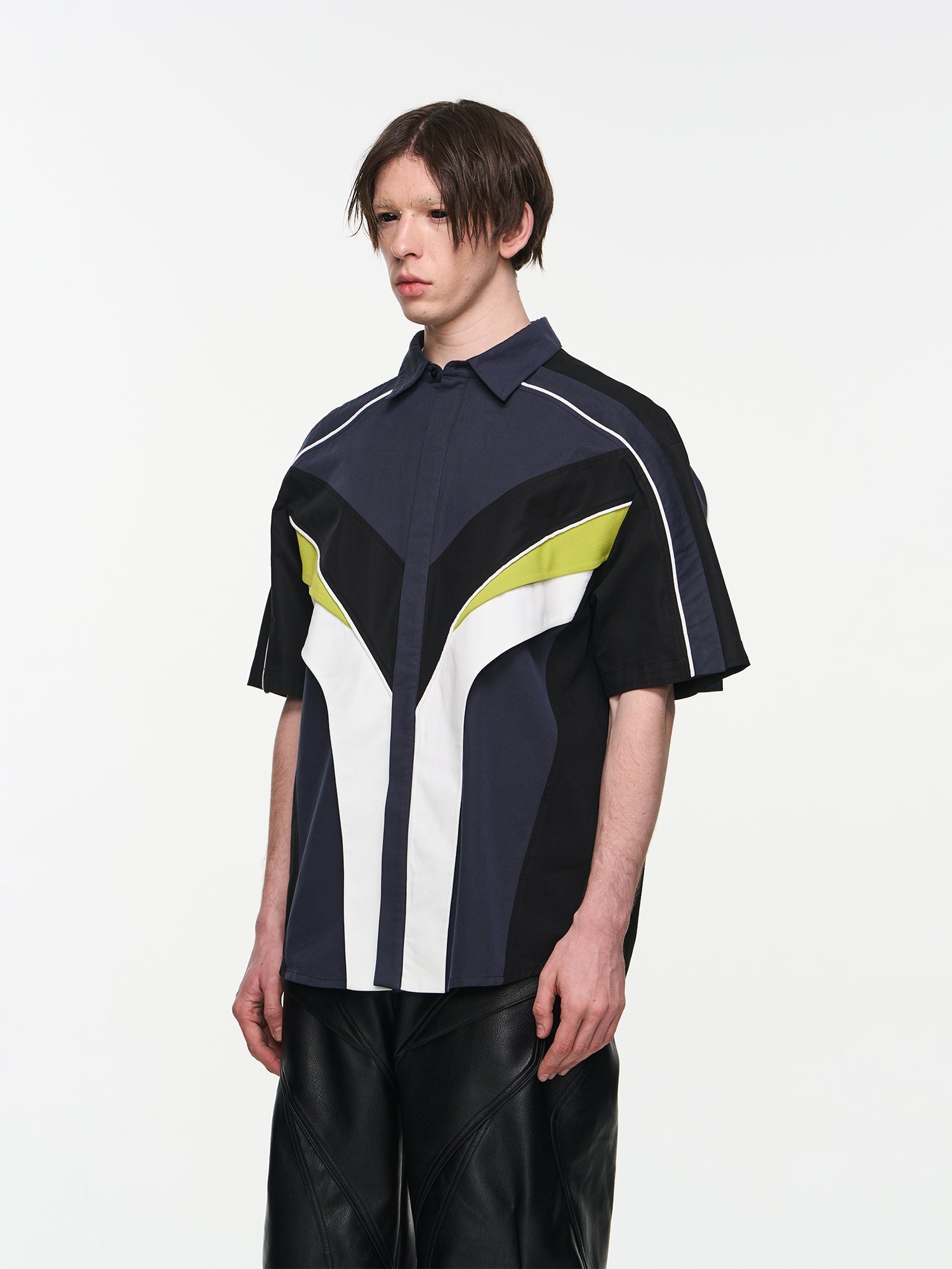 BLIND NO PLAN Colorblocked 3D Striped Short Sleeved Shirt