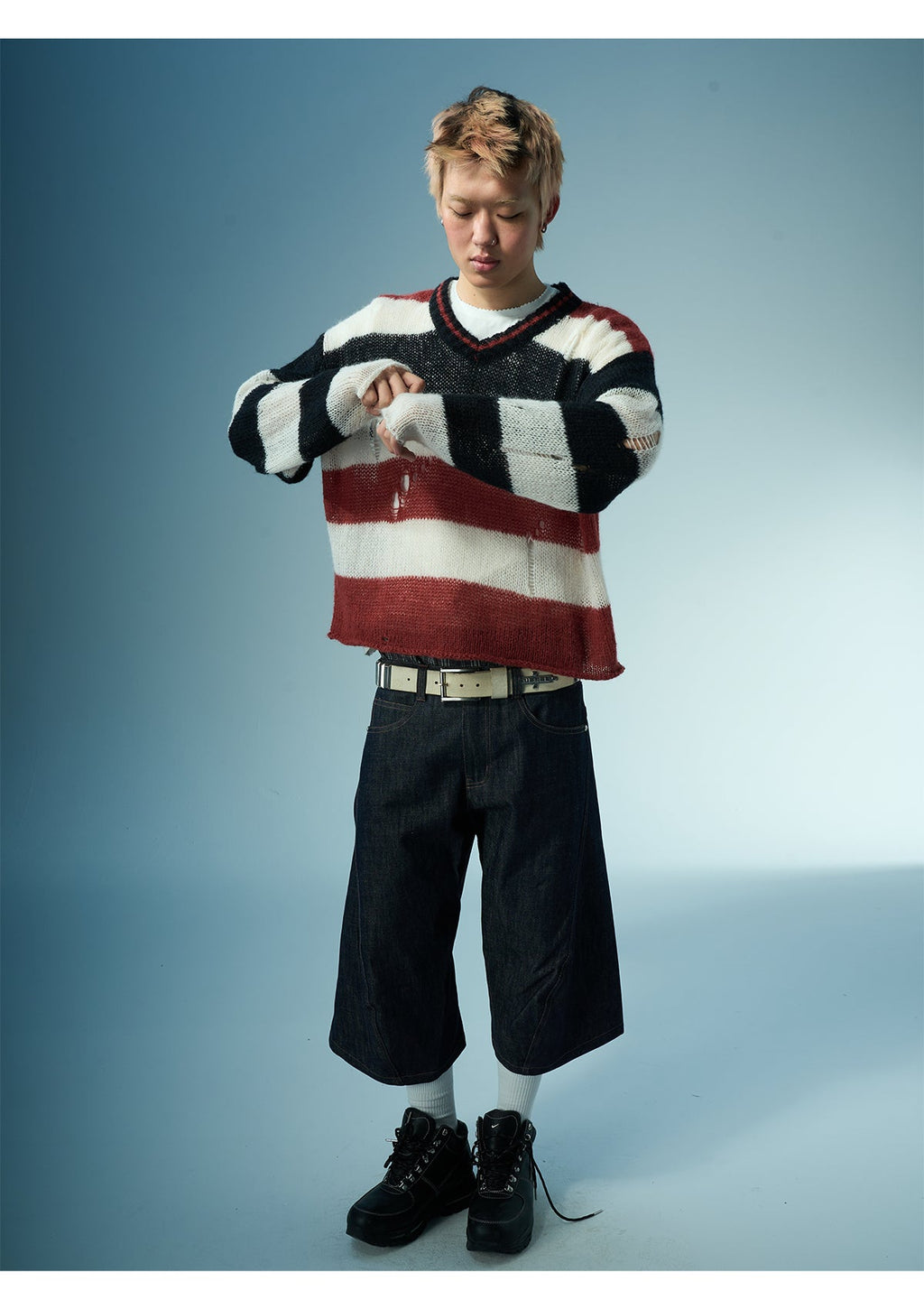 EVILKNIGHT(EK) Striped Colorblocking Distressed V-Neck Knit Sweater