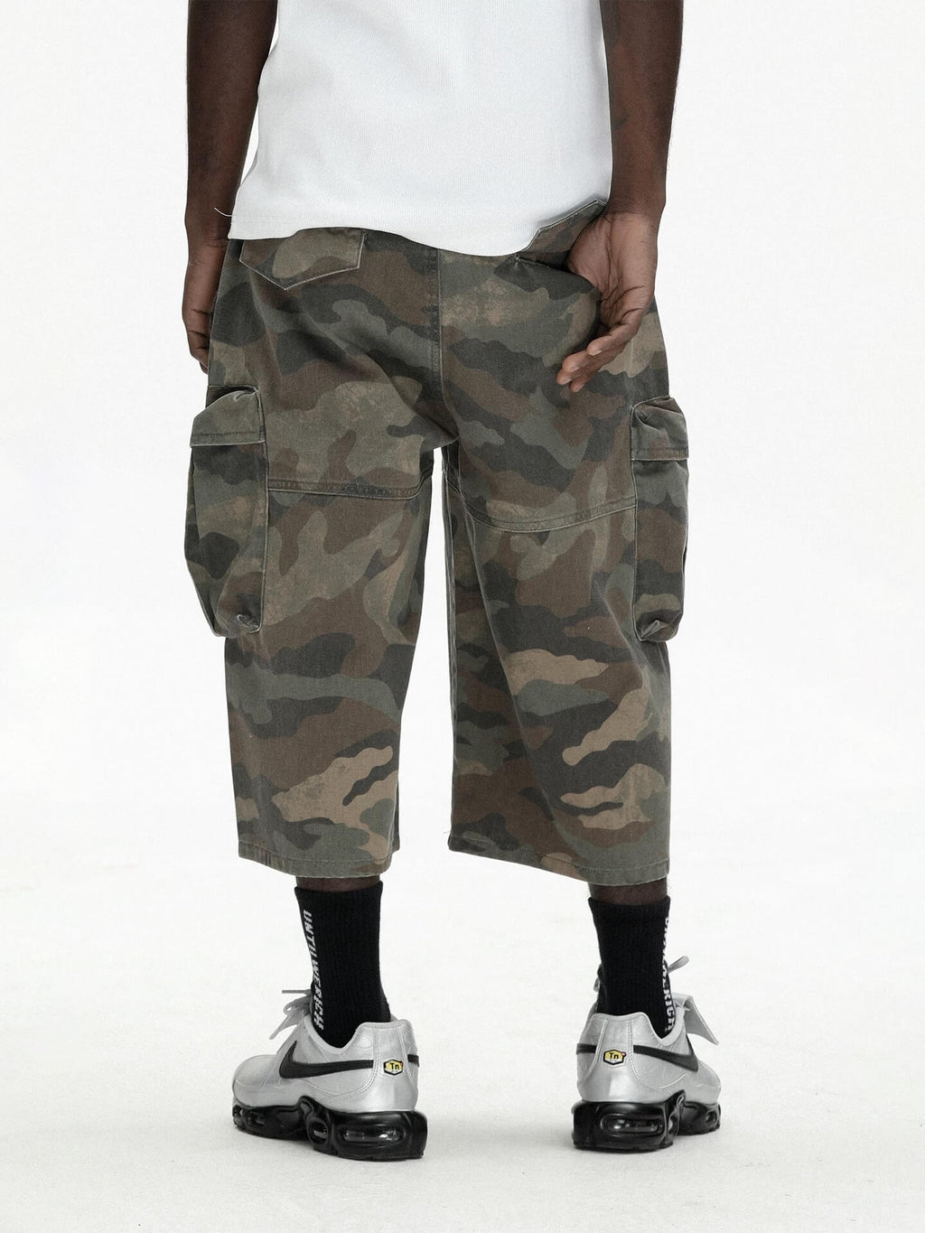 UNTILWERICH Washed Camo Multi Pocket Wide Cargo Below Knee Shorts
