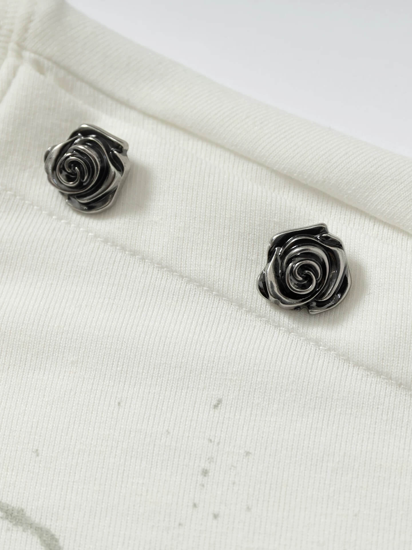 YADcrew Shoulder Rose Button Tee
