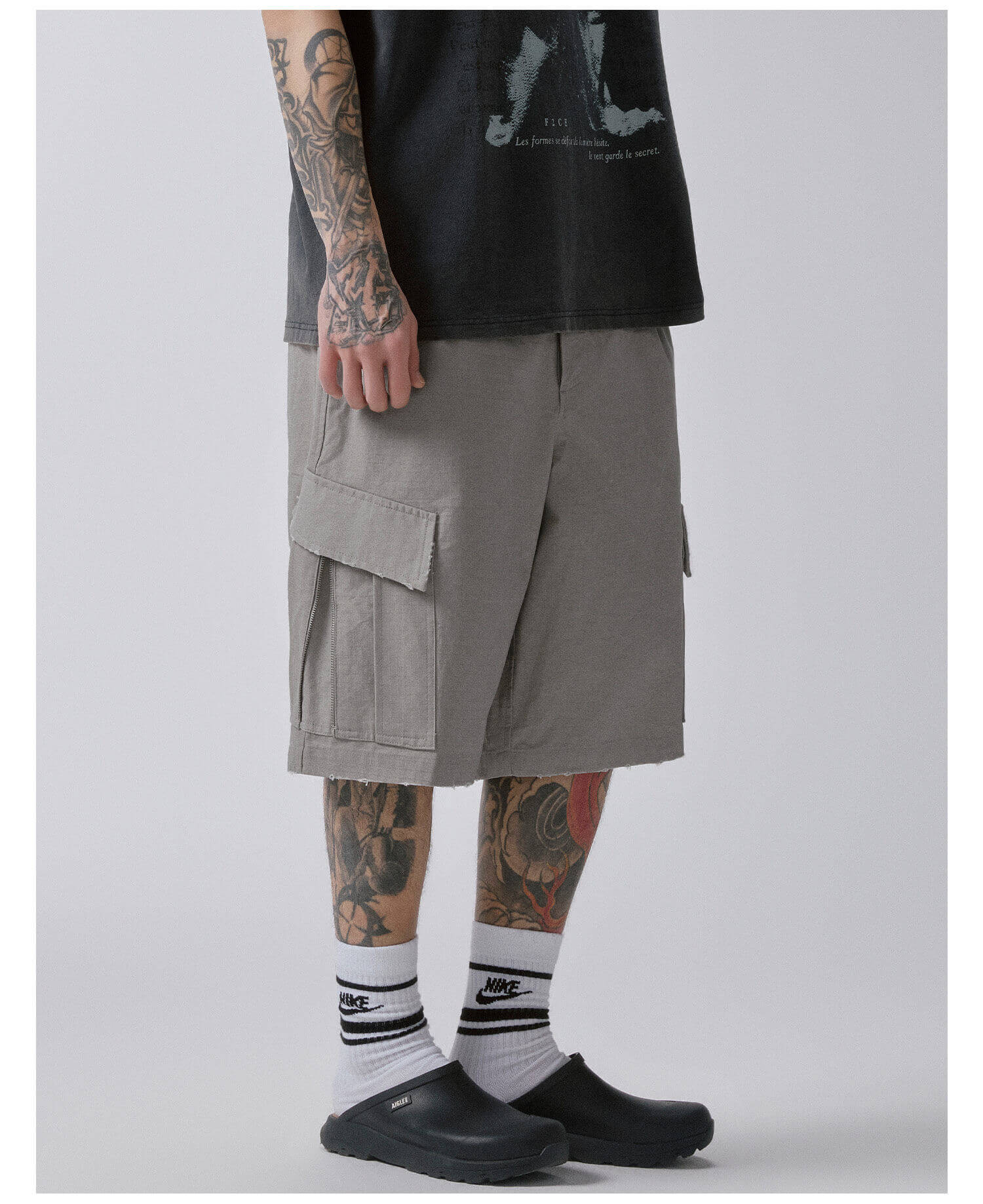 F2CE Cargo Pocket Distressed Baggy Shorts